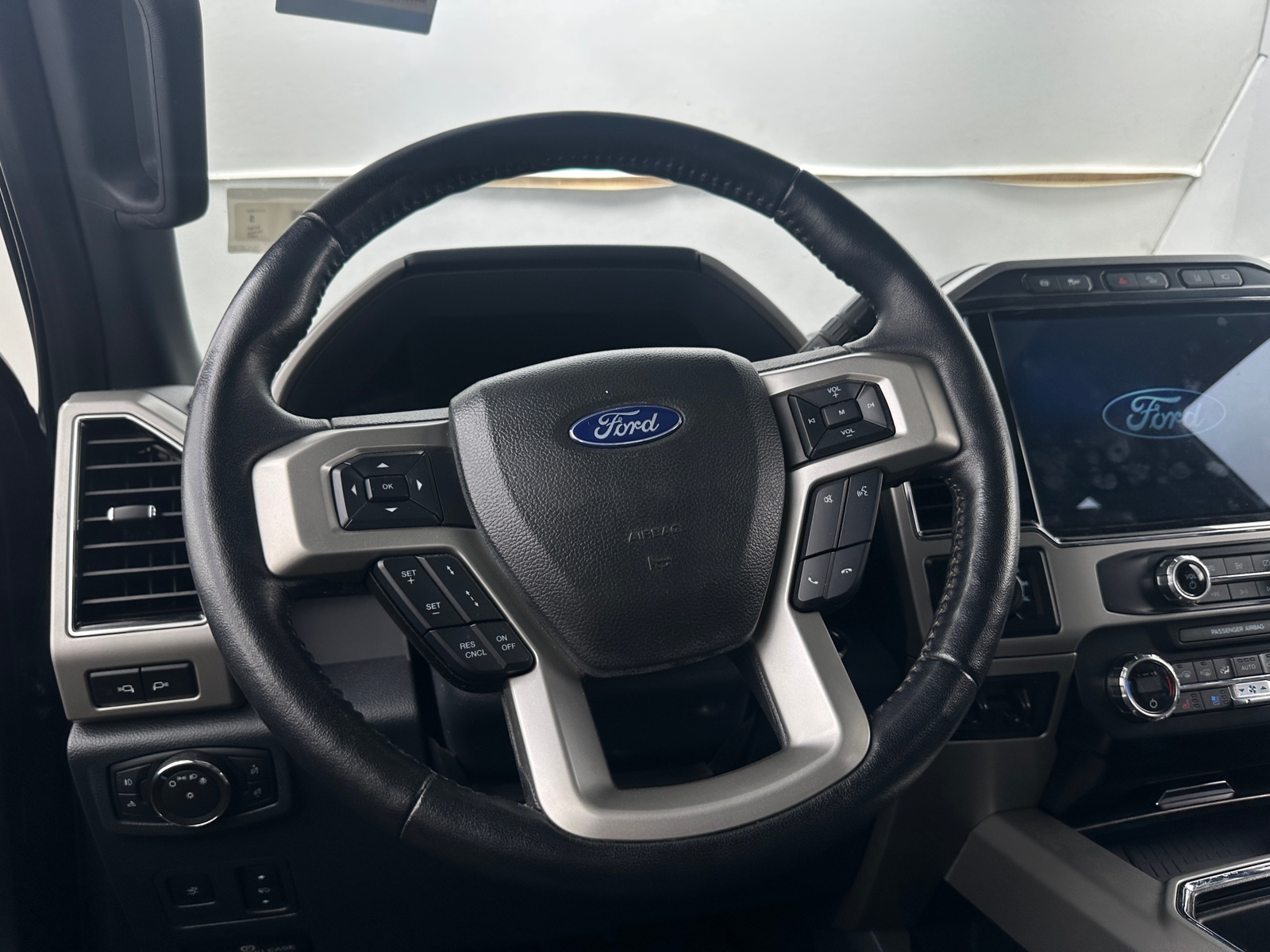 Thumbnail: 2022 Ford Econoline - 4