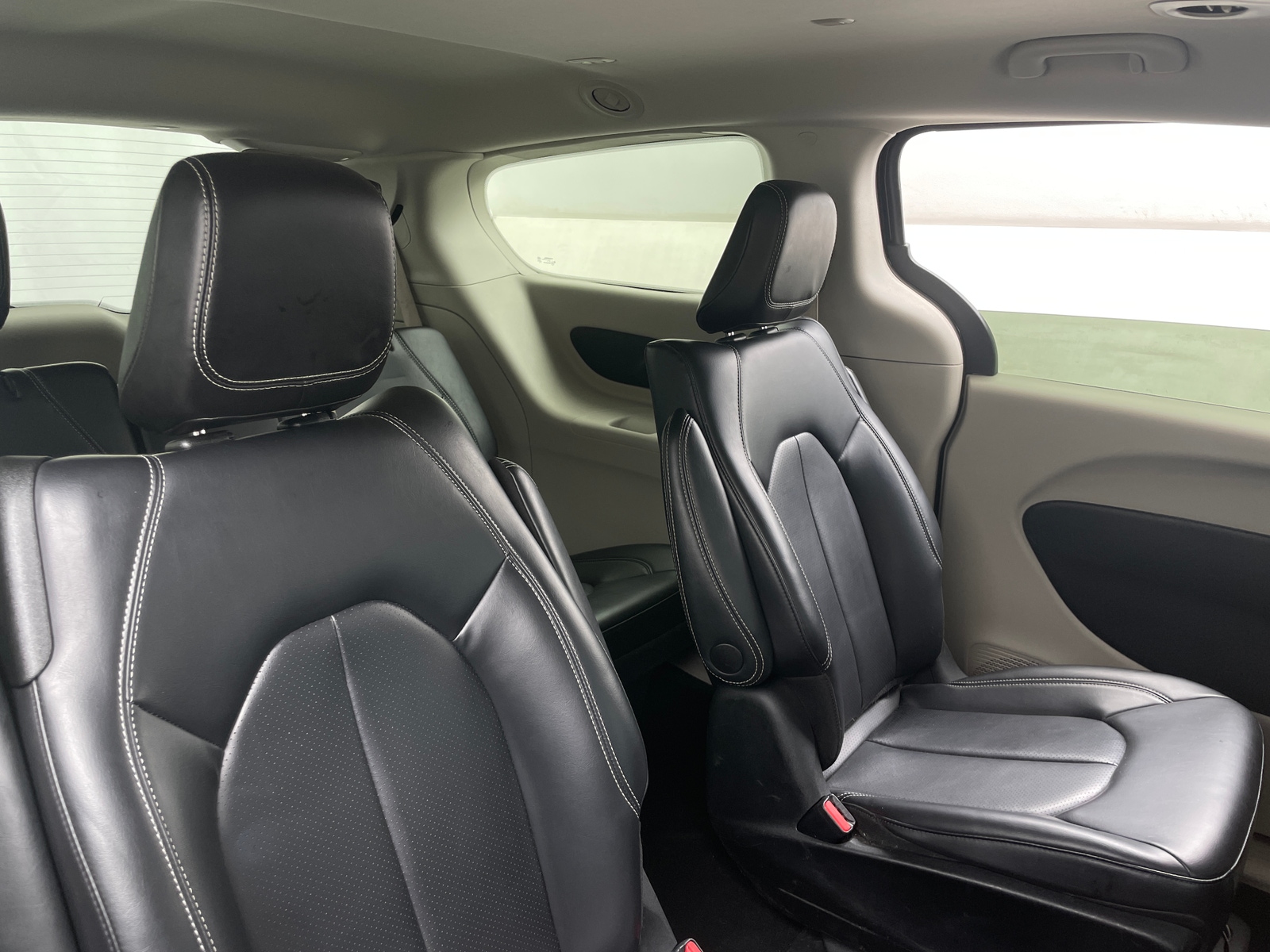 Thumbnail: 2023 Chrysler Pacifica - 6