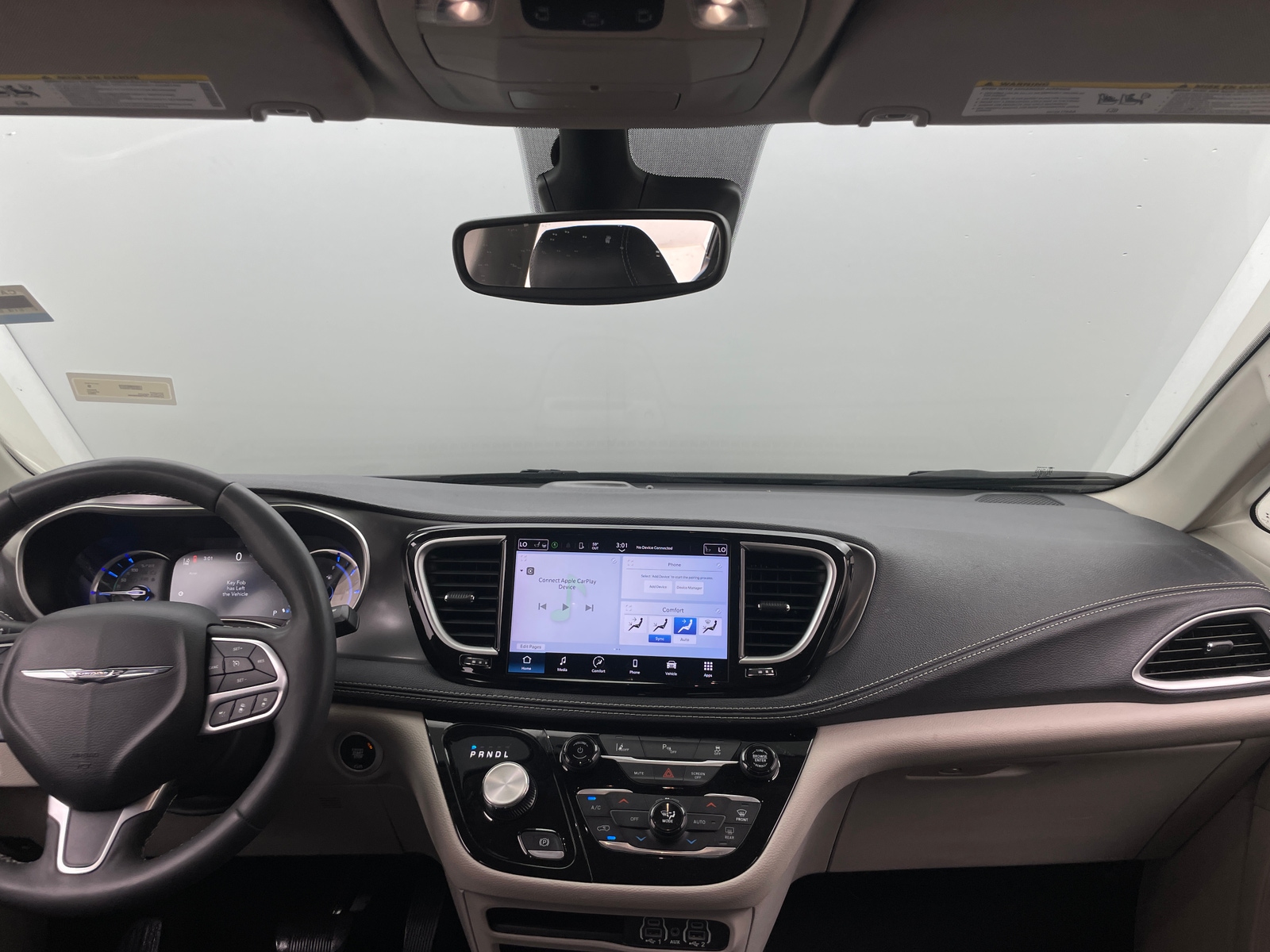 Thumbnail: 2023 Chrysler Pacifica - 3