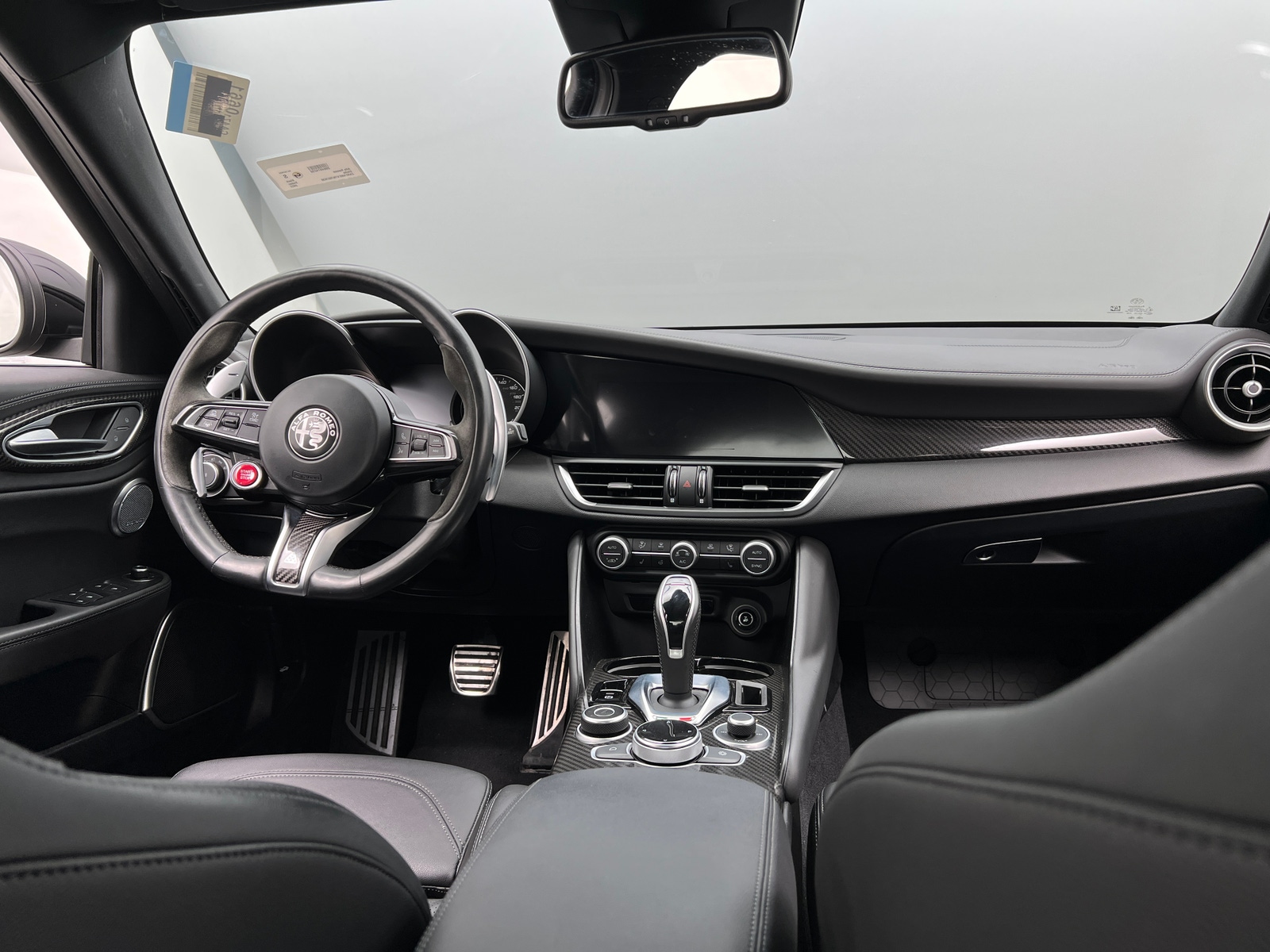 Thumbnail: 2022 Alfa Romeo Giulia - 2