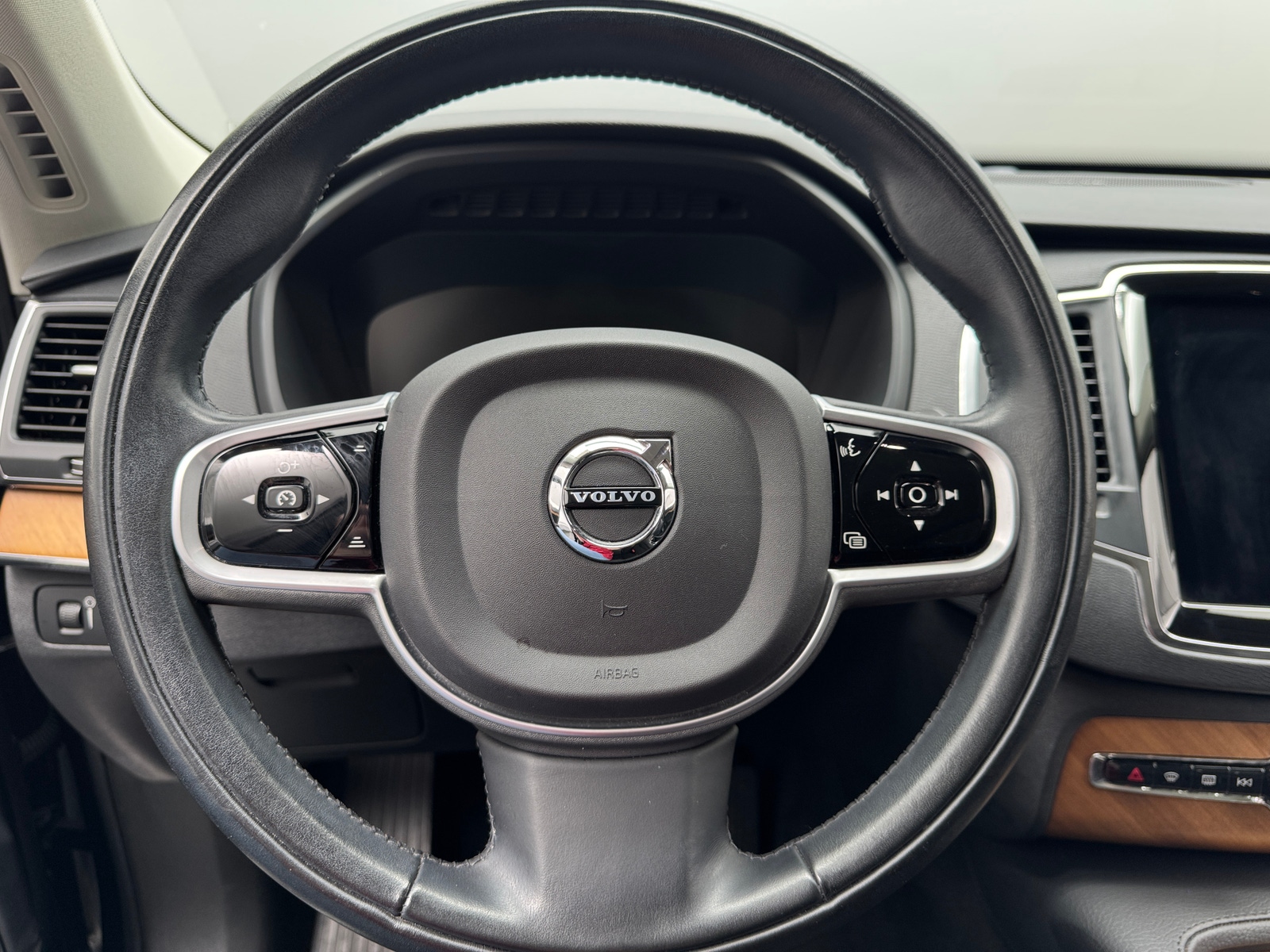 Thumbnail: 2021 Volvo XC90 - 4