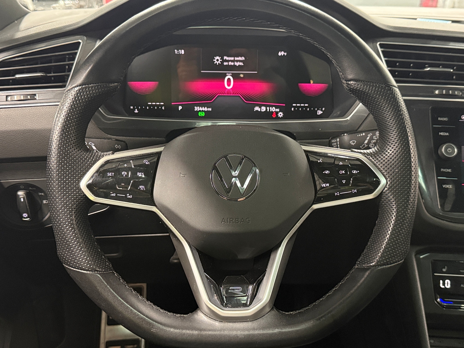 Thumbnail: 2023 Volkswagen Tiguan - 4