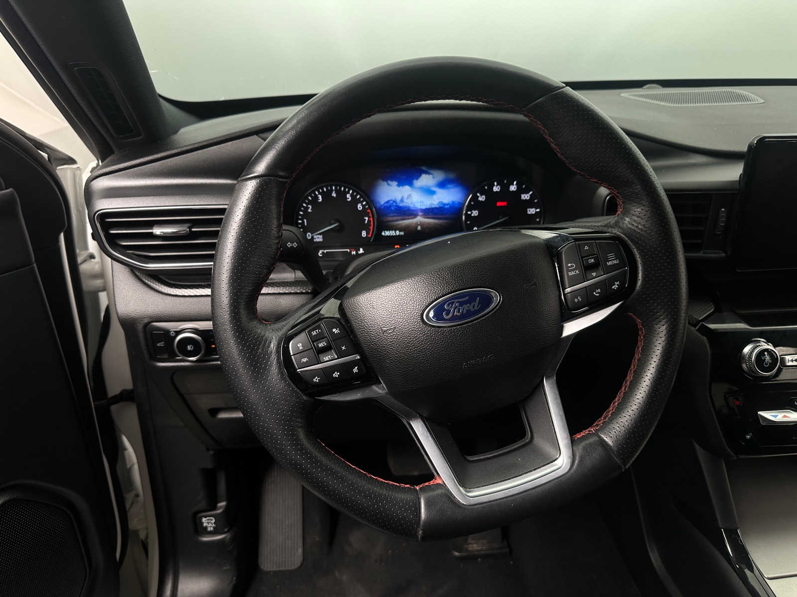 Thumbnail: 2023 Ford Explorer - 4