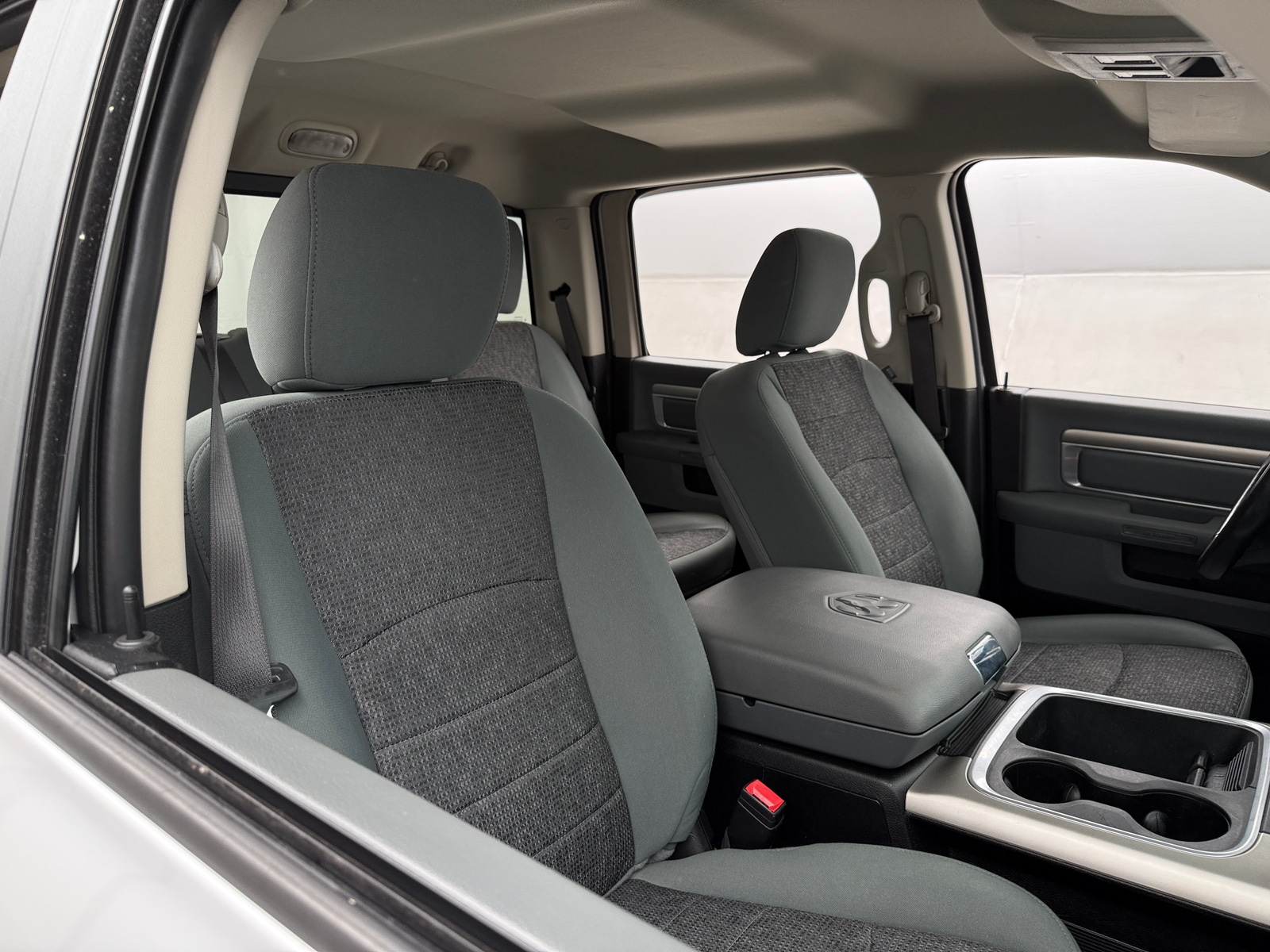 Thumbnail: 2020 RAM 1500 Classic - 2