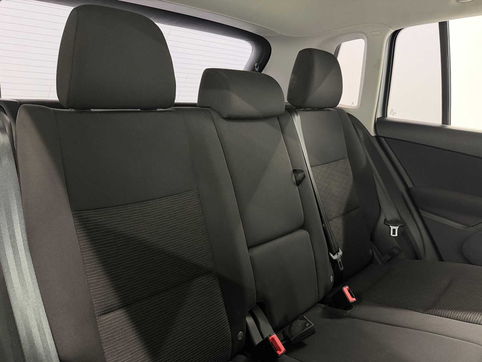Thumbnail: 2015 Volkswagen Tiguan - 6