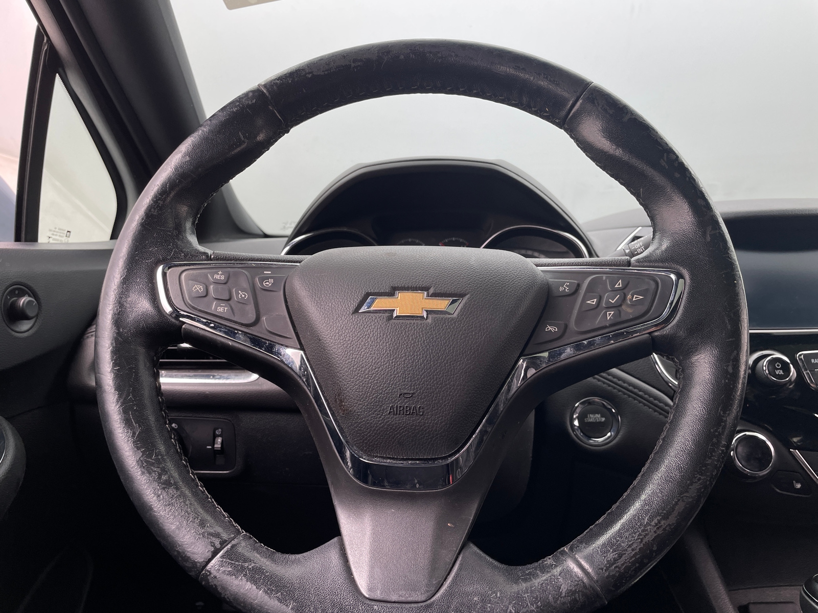 Thumbnail: 2017 Chevrolet Cruze - 4