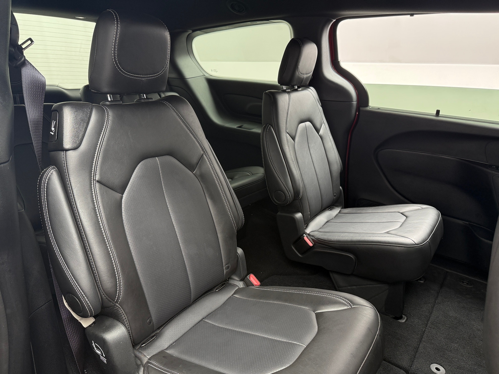 Thumbnail: 2026 Chrysler Pacifica - 5