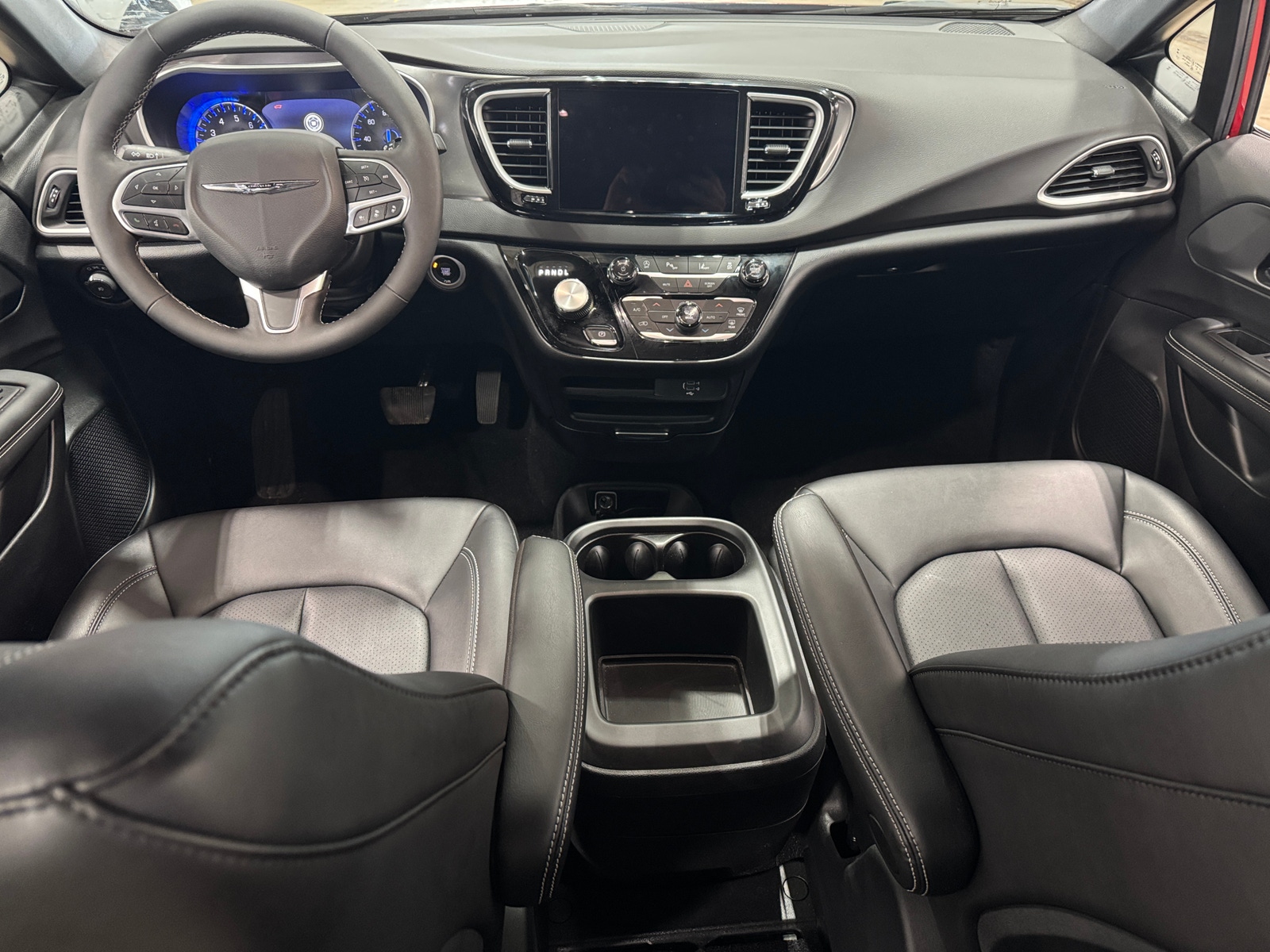 Thumbnail: 2026 Chrysler Pacifica - 2