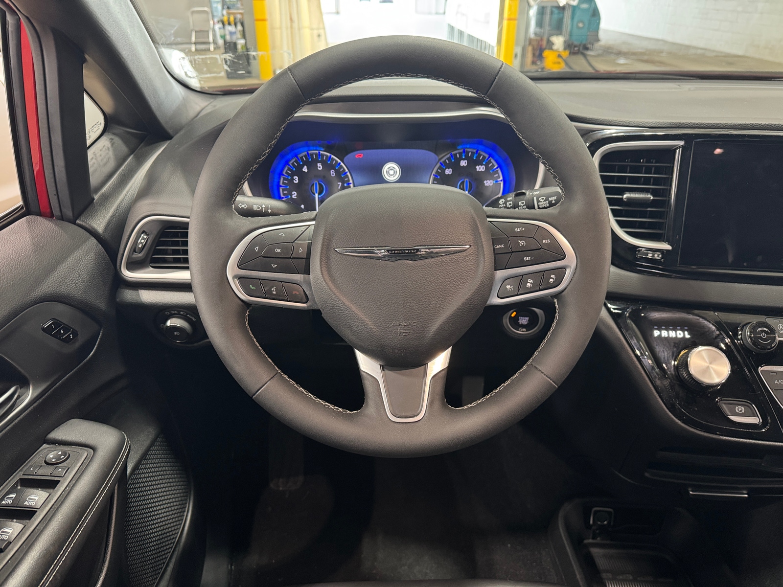 Thumbnail: 2026 Chrysler Pacifica - 4