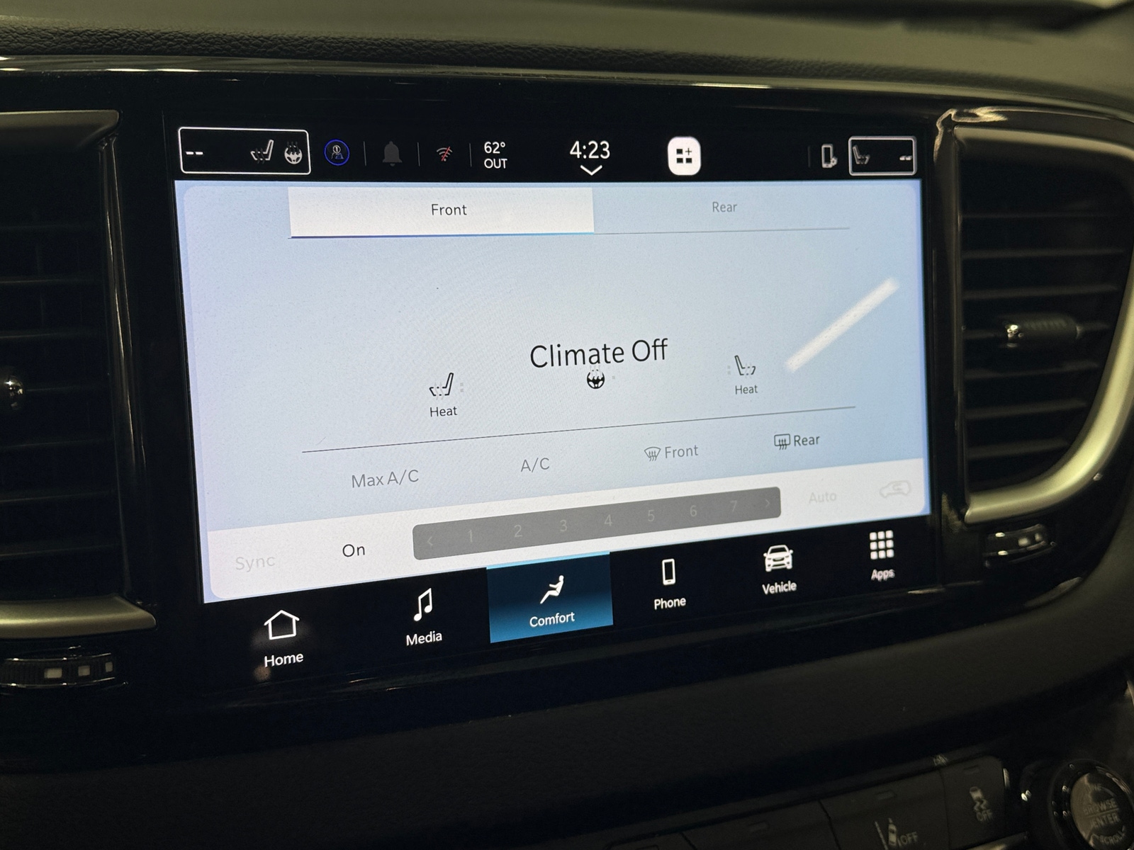 Thumbnail: 2026 Chrysler Pacifica - 3