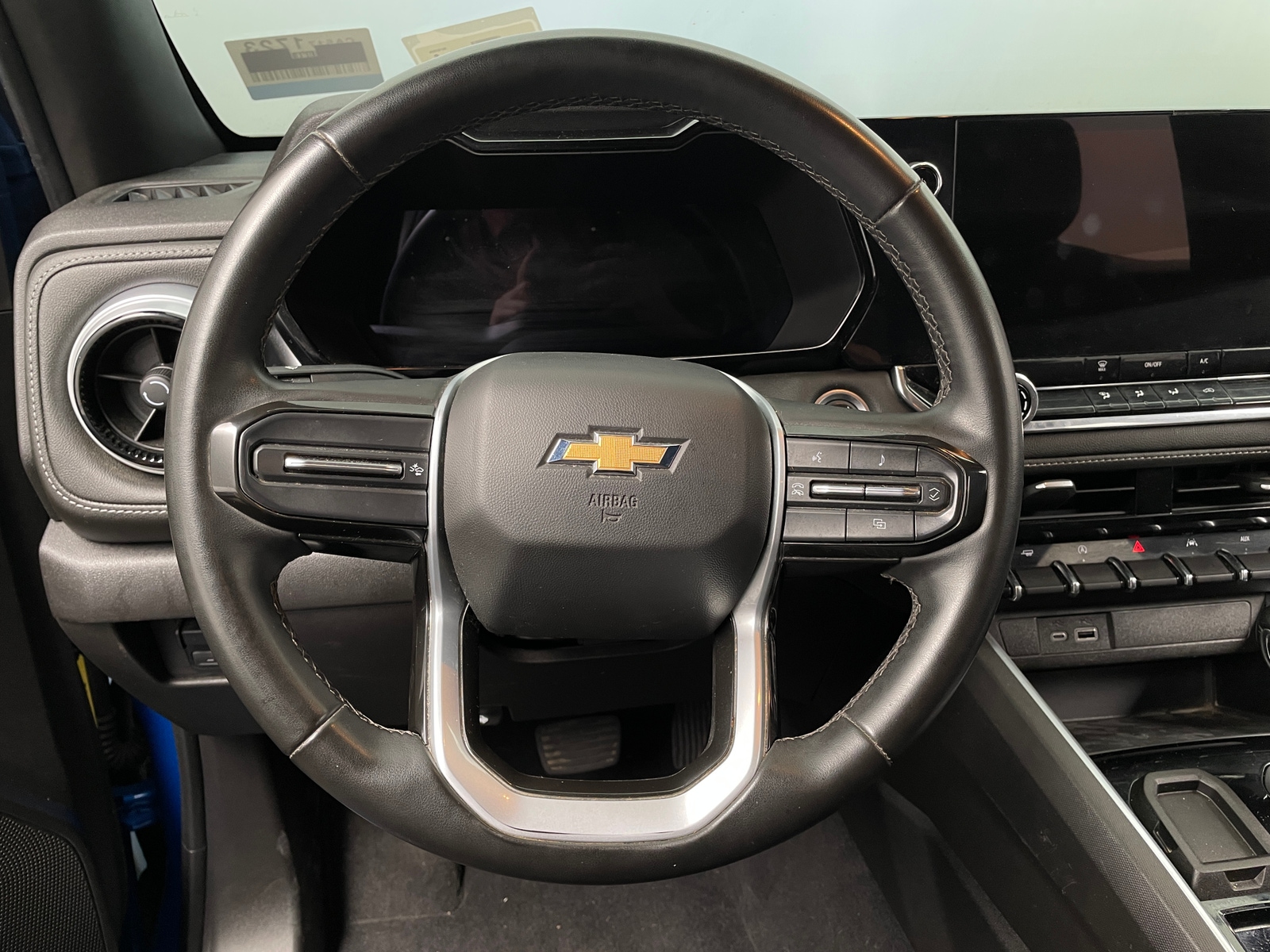 Thumbnail: 2024 Chevrolet Colorado - 5