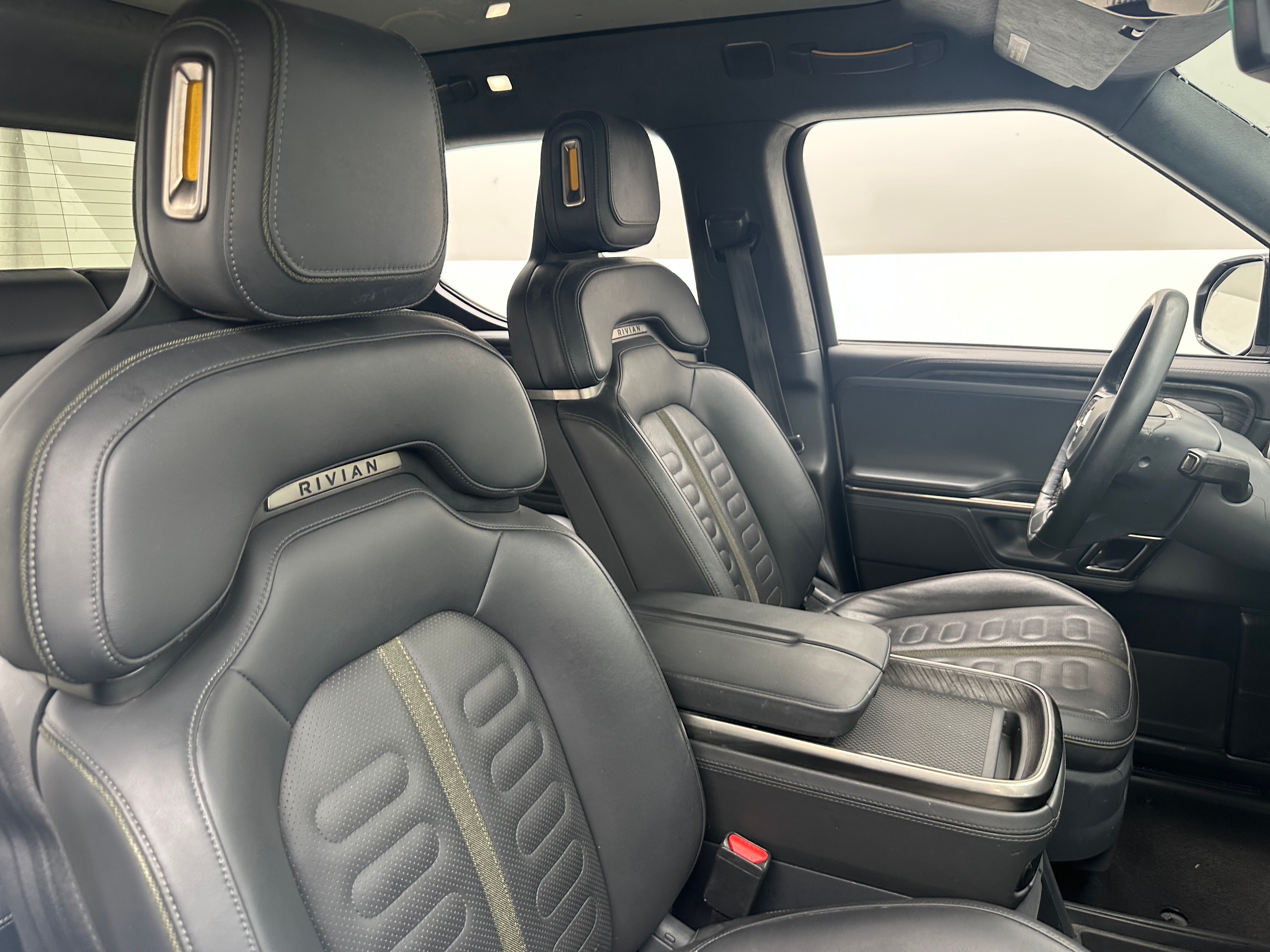 Used 2022 Rivian R1T Launch Edition with VIN 7FCTGAAL9NN003636 for sale in Auburn, WA