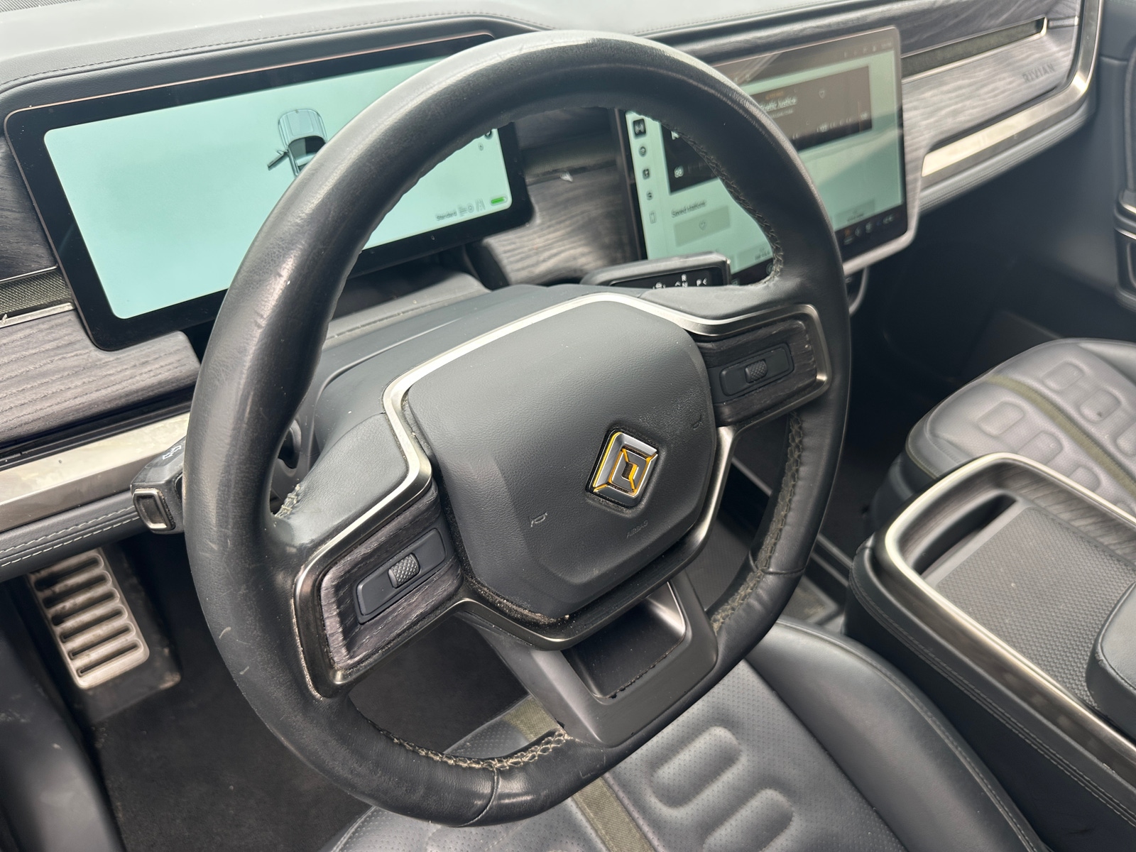 Thumbnail: 2022 Rivian R1T - 4