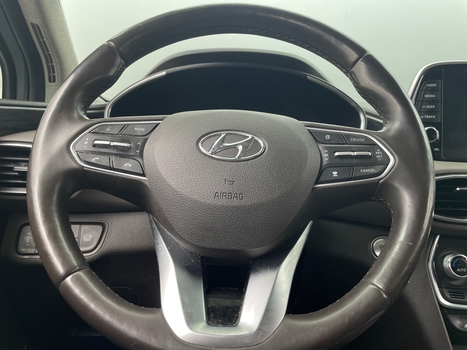 Thumbnail: 2020 Hyundai Santa Fe - 4