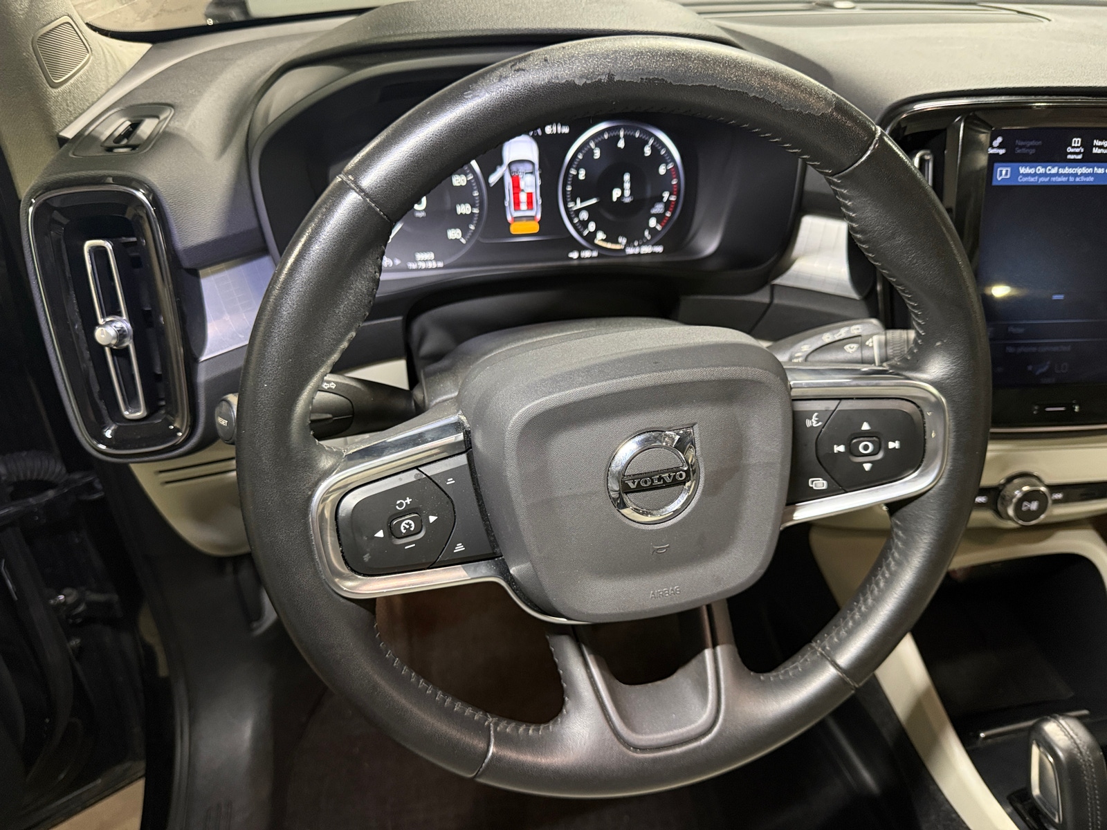 Thumbnail: 2020 Volvo XC40 - 4