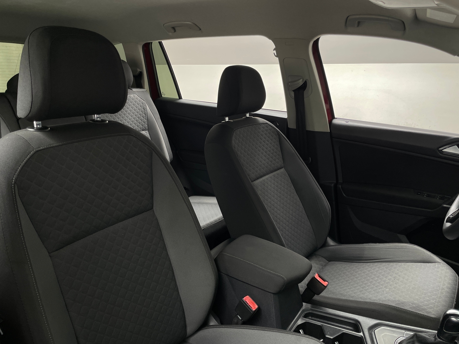 Thumbnail: 2018 Volkswagen Tiguan - 2