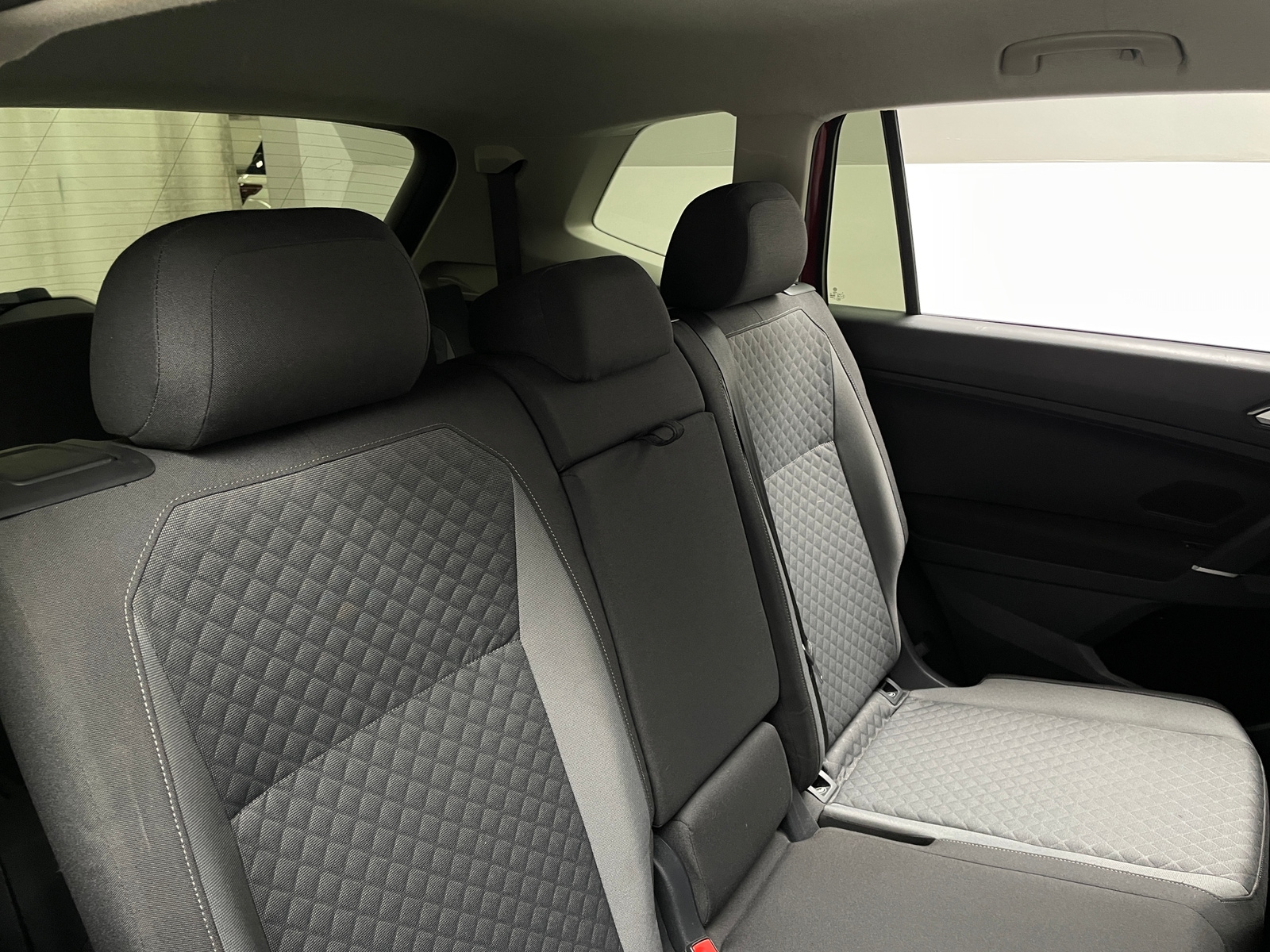 Thumbnail: 2018 Volkswagen Tiguan - 6