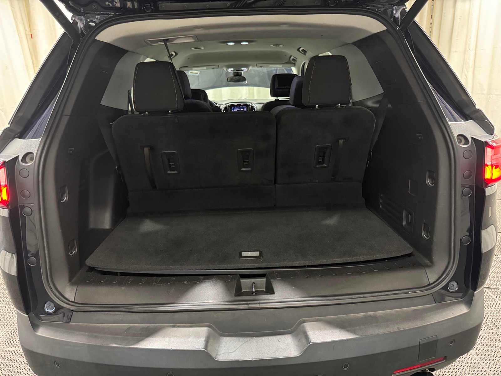 Thumbnail: 2020 Chevrolet Traverse - 7