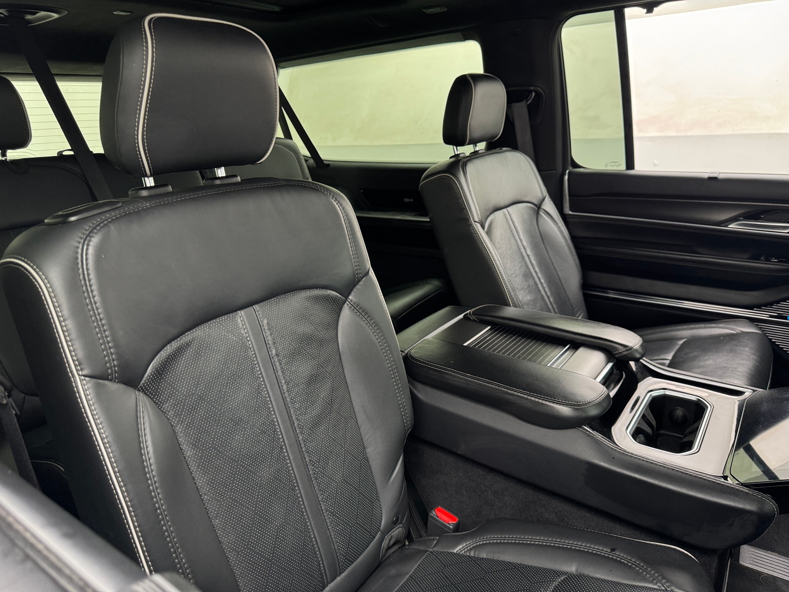 Thumbnail: 2024 Jeep Grand Wagoneer L - 5