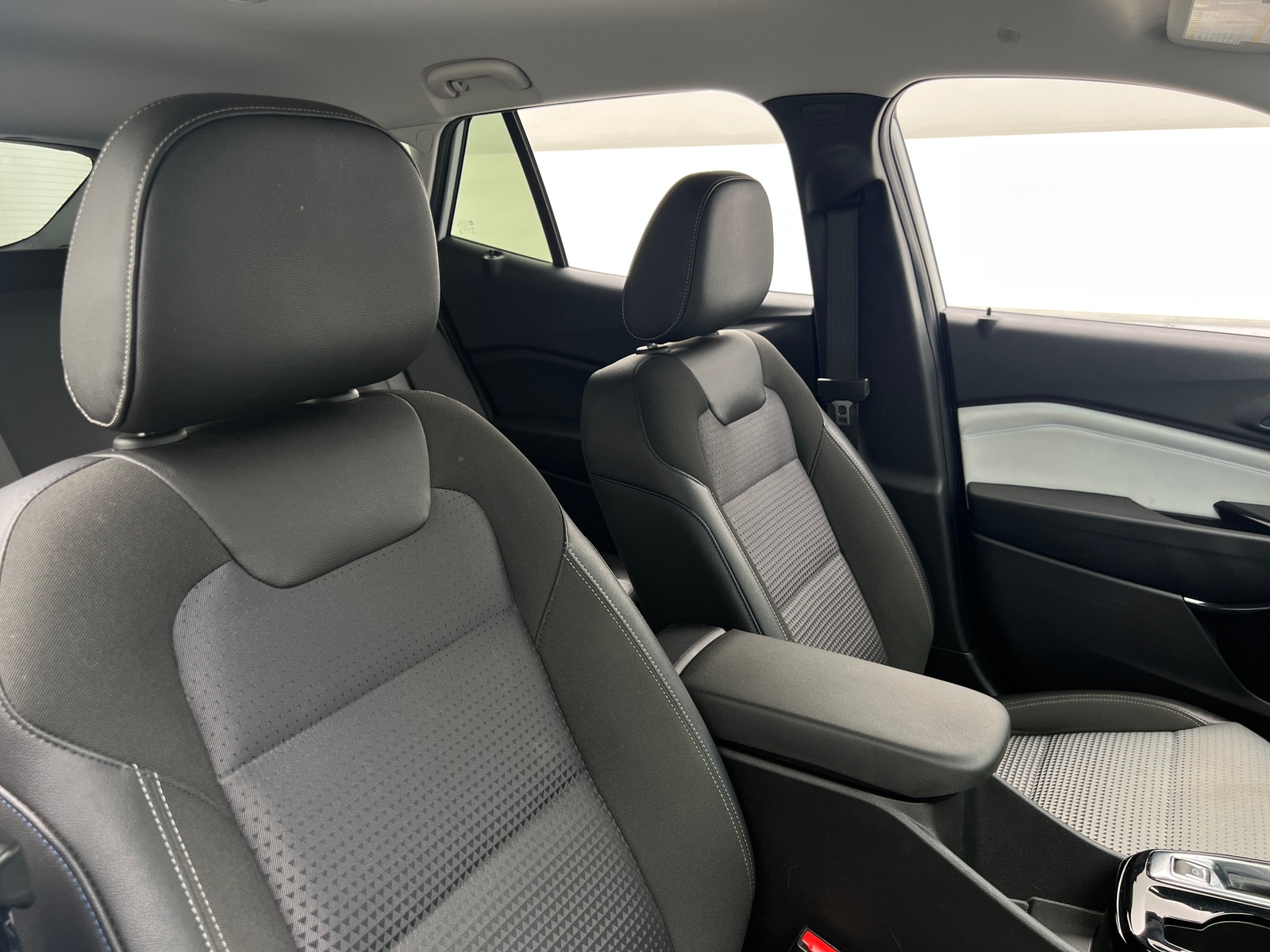 Thumbnail: 2025 Chevrolet Trax - 2