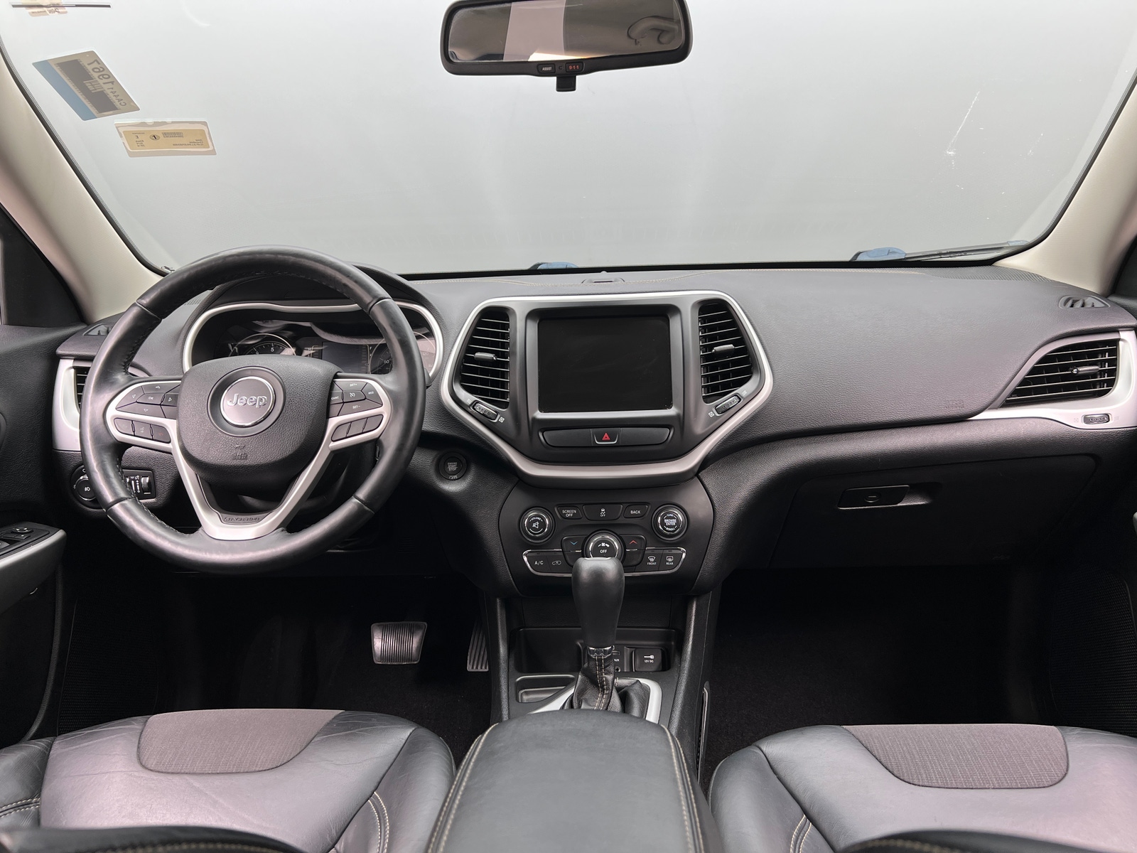 Thumbnail: 2018 Jeep Cherokee - 3