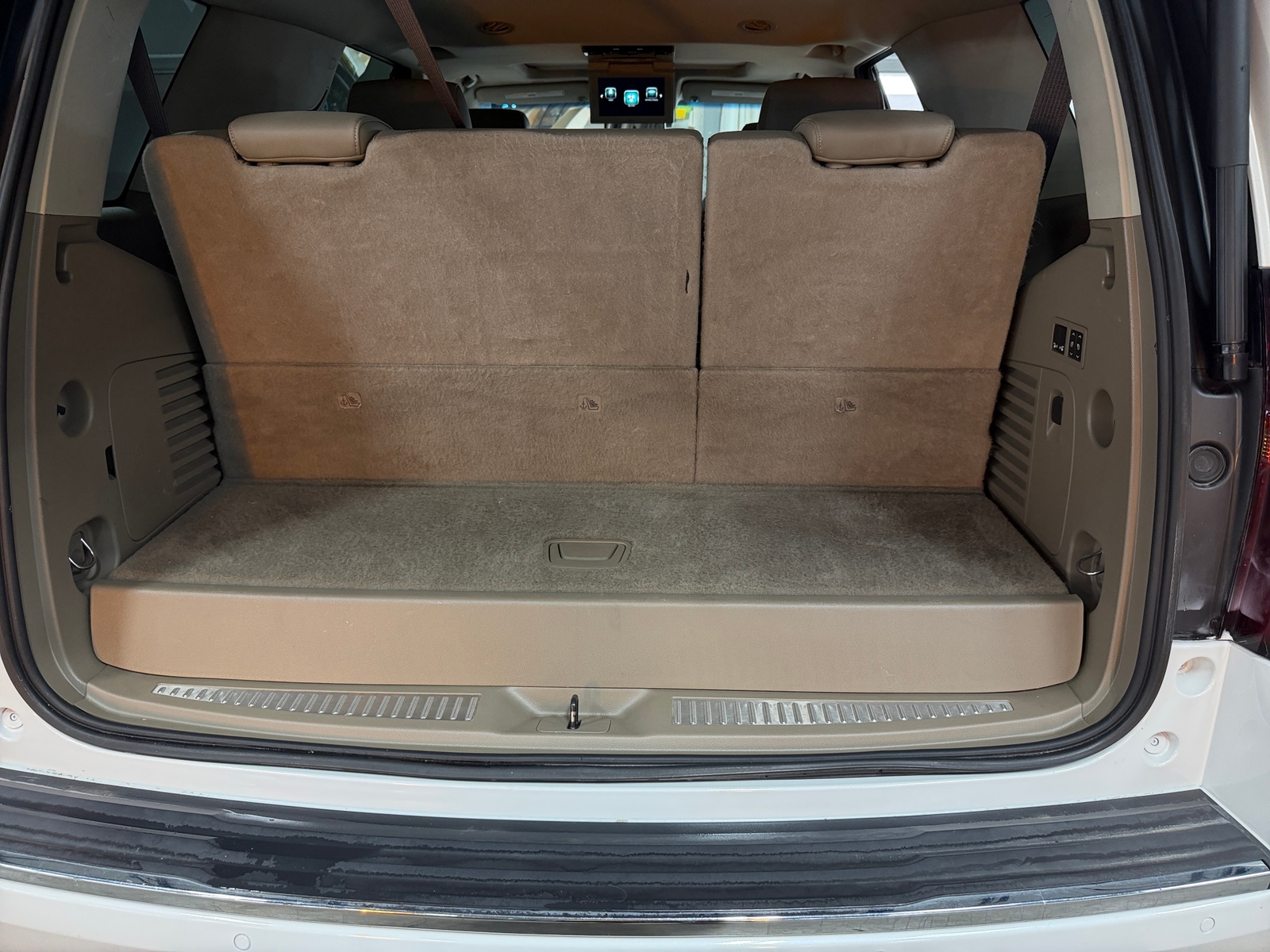 Thumbnail: 2017 Chevrolet Tahoe - 6