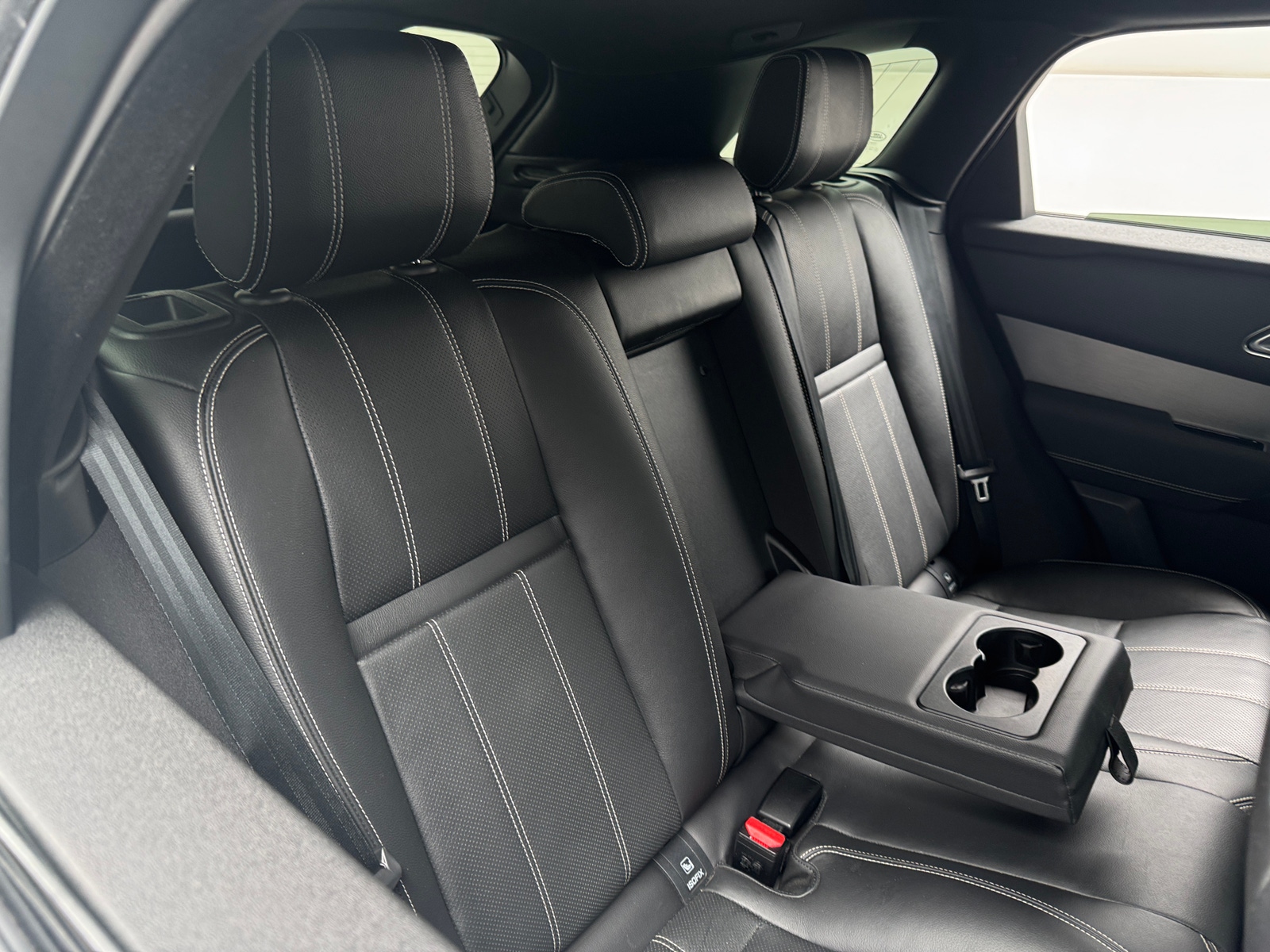 Thumbnail: 2022 Land Rover Range Rover Velar - 6