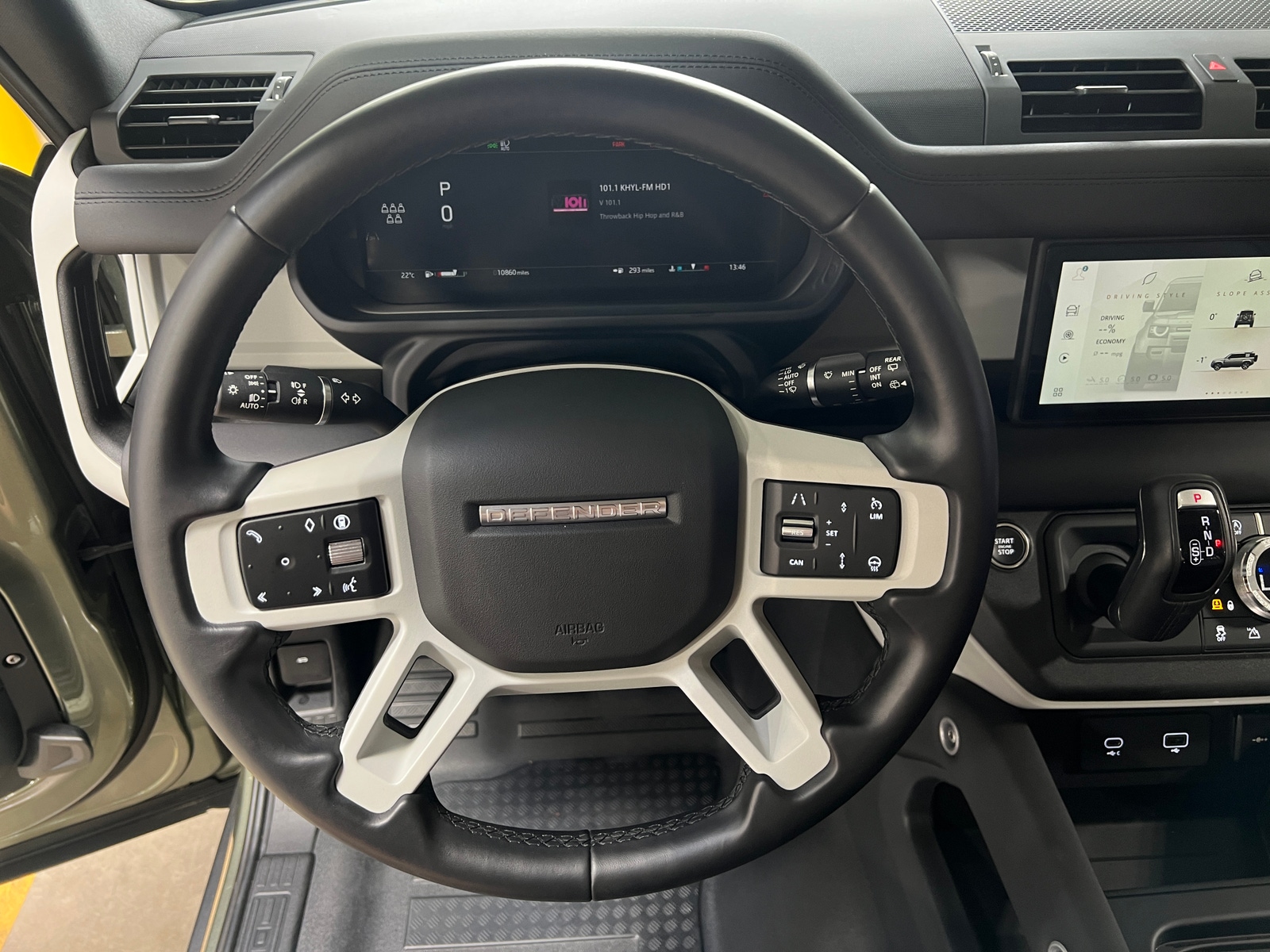 Thumbnail: 2024 Land Rover Defender - 4
