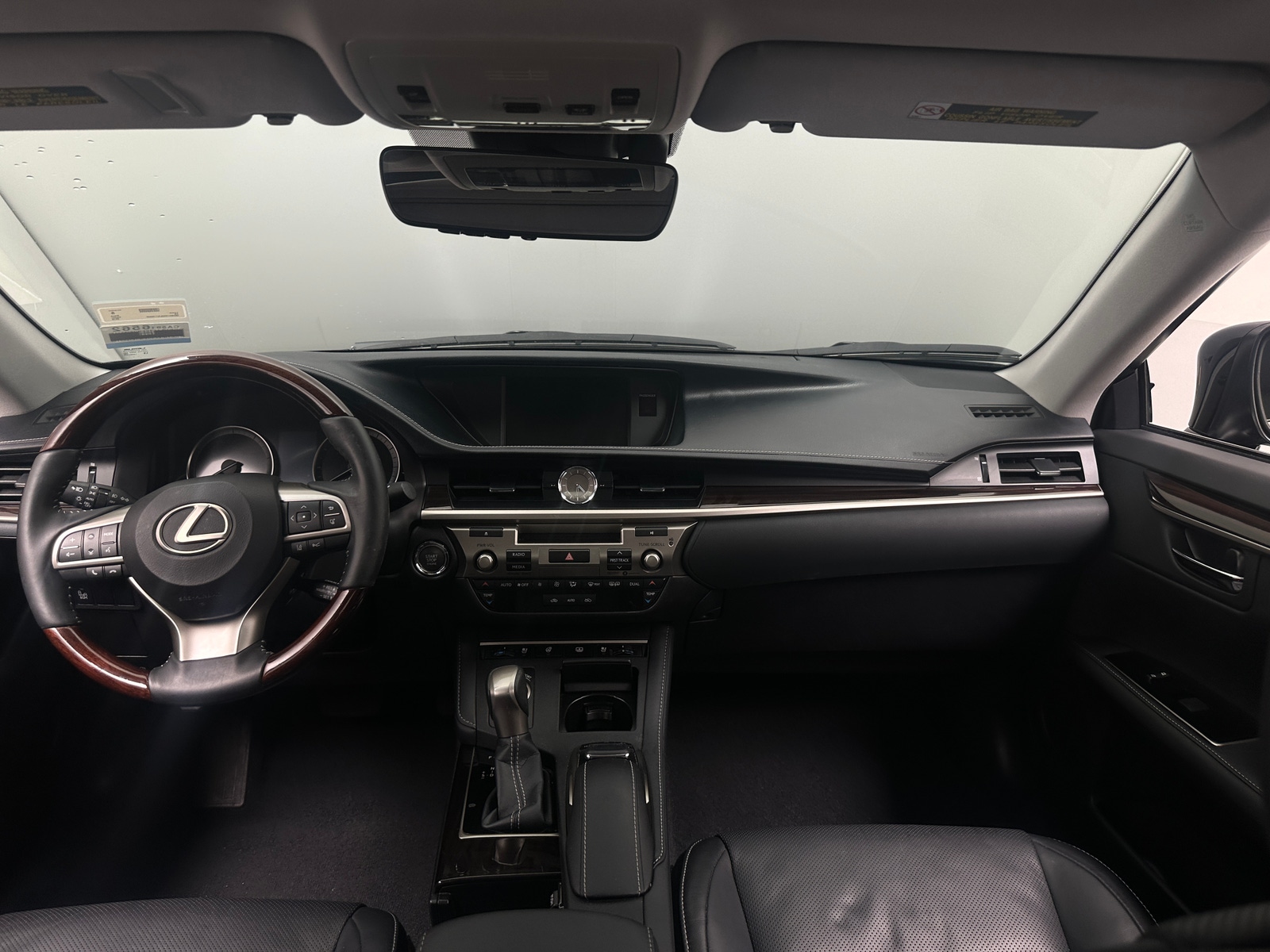 Thumbnail: 2018 Lexus ES - 2