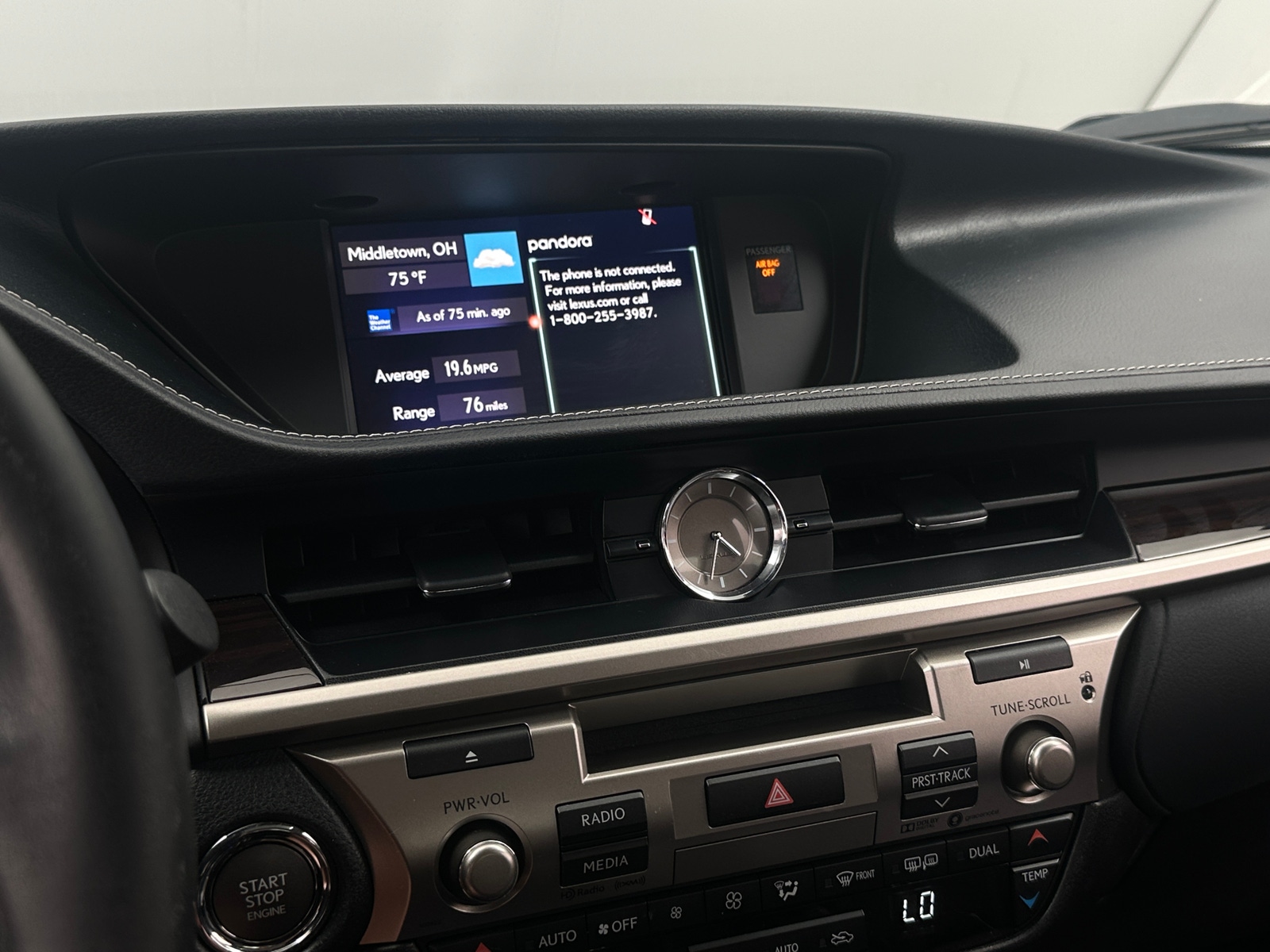 Thumbnail: 2018 Lexus ES - 3
