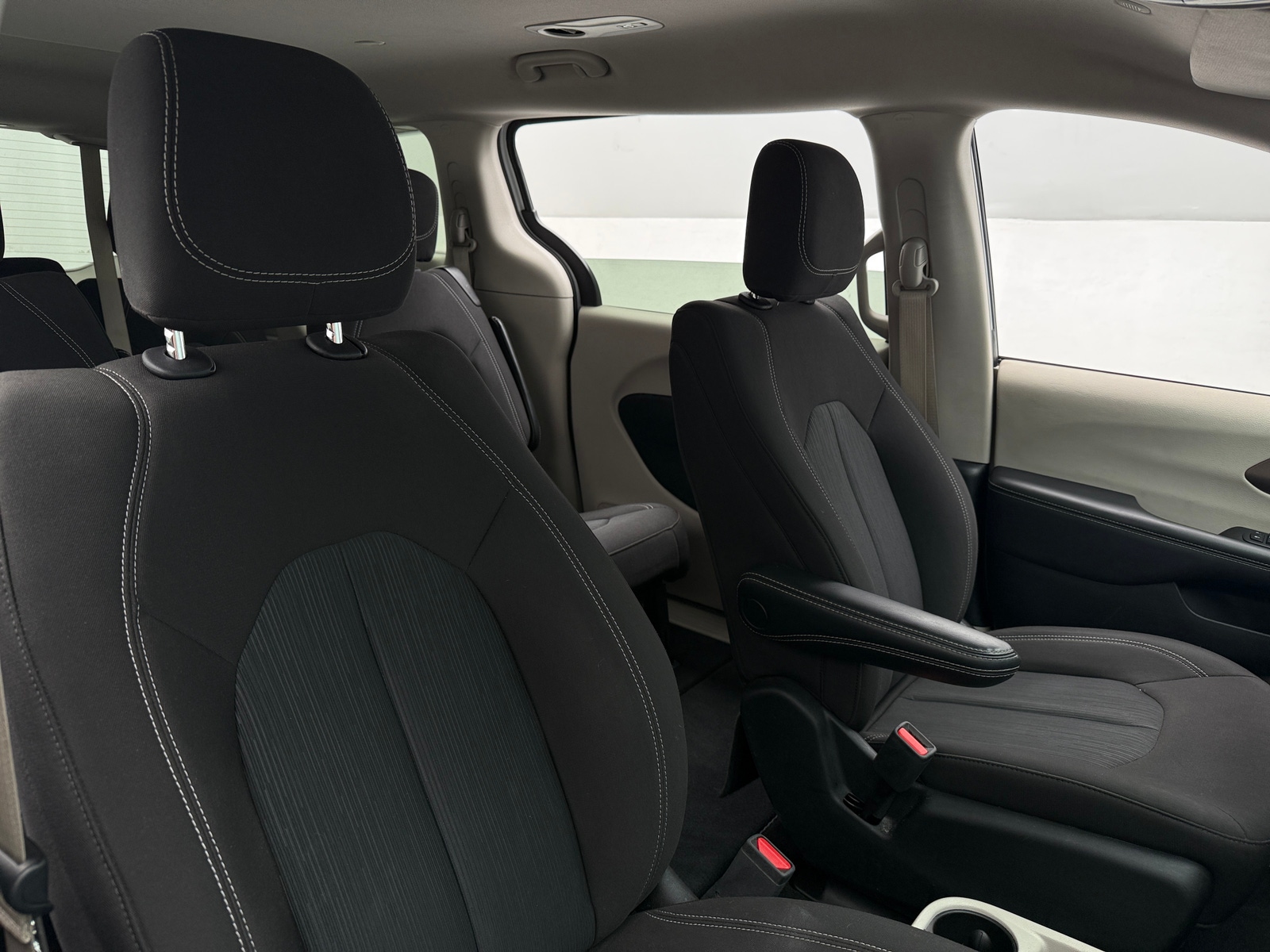 Thumbnail: 2024 Chrysler Voyager - 2