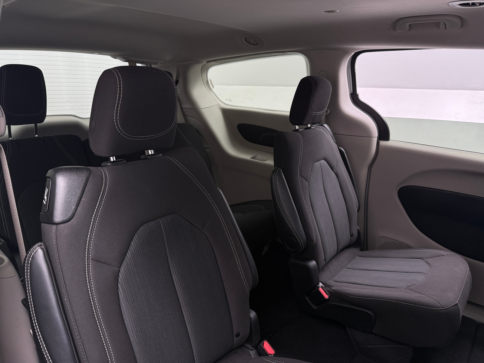 Thumbnail: 2024 Chrysler Voyager - 6
