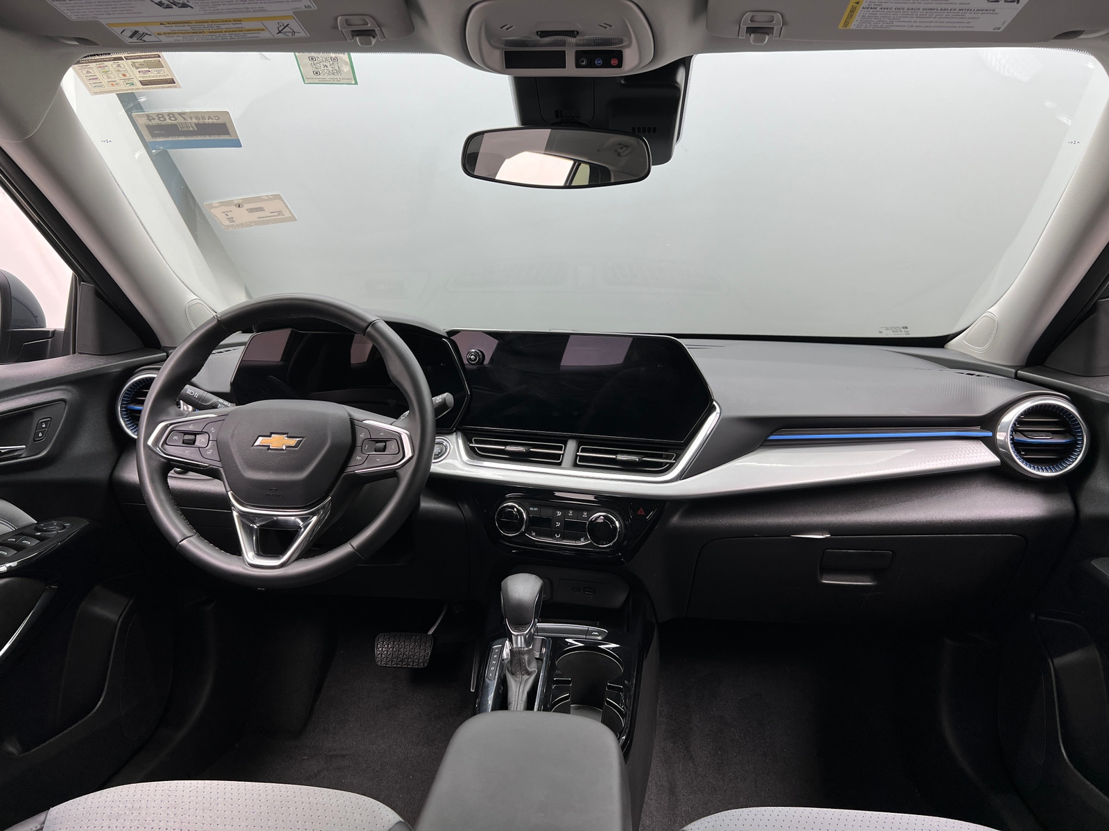 Thumbnail: 2025 Chevrolet Trax - 3