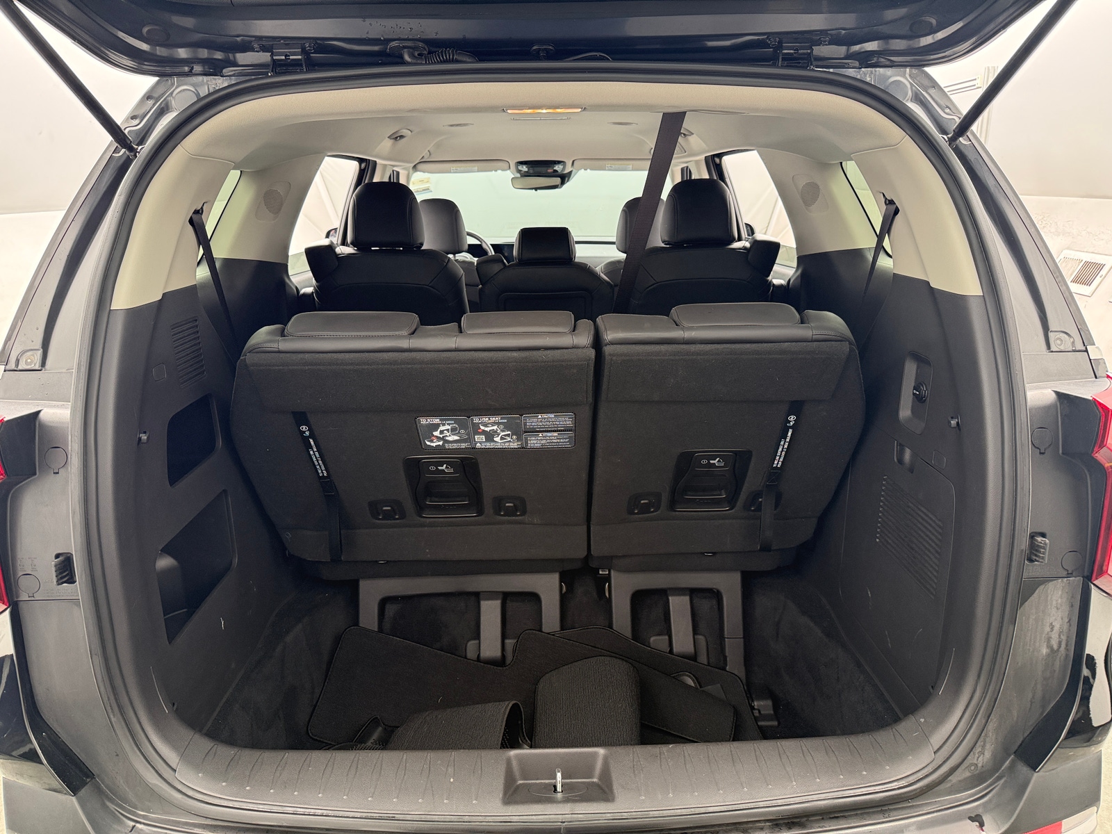 Thumbnail: 2025 Kia Carnival - 6