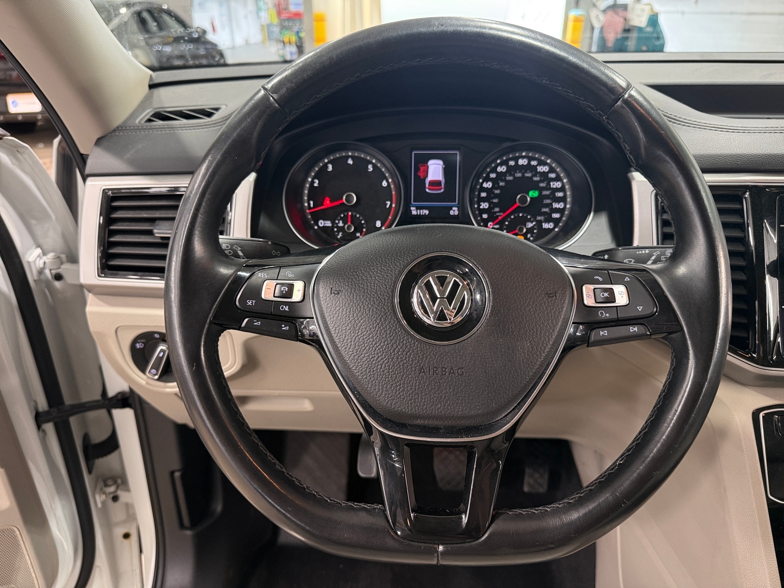 Thumbnail: 2018 Volkswagen Atlas - 4