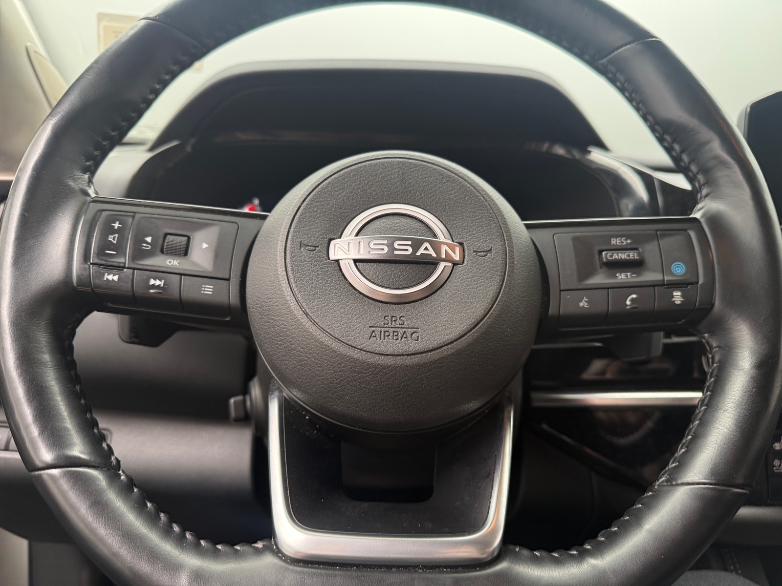 Thumbnail: 2023 Nissan Pathfinder - 4