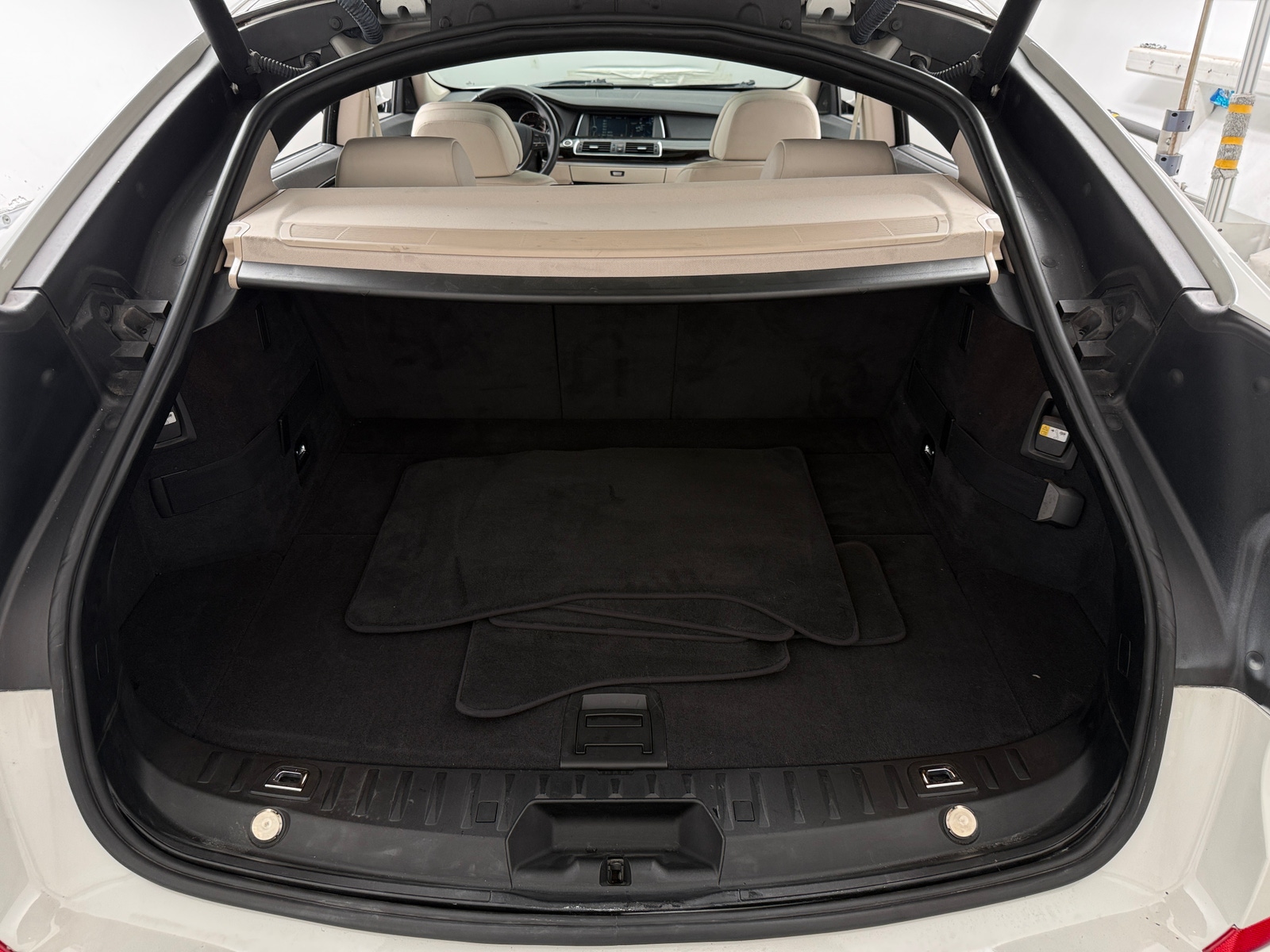 Thumbnail: 2012 BMW 5 Series - 6