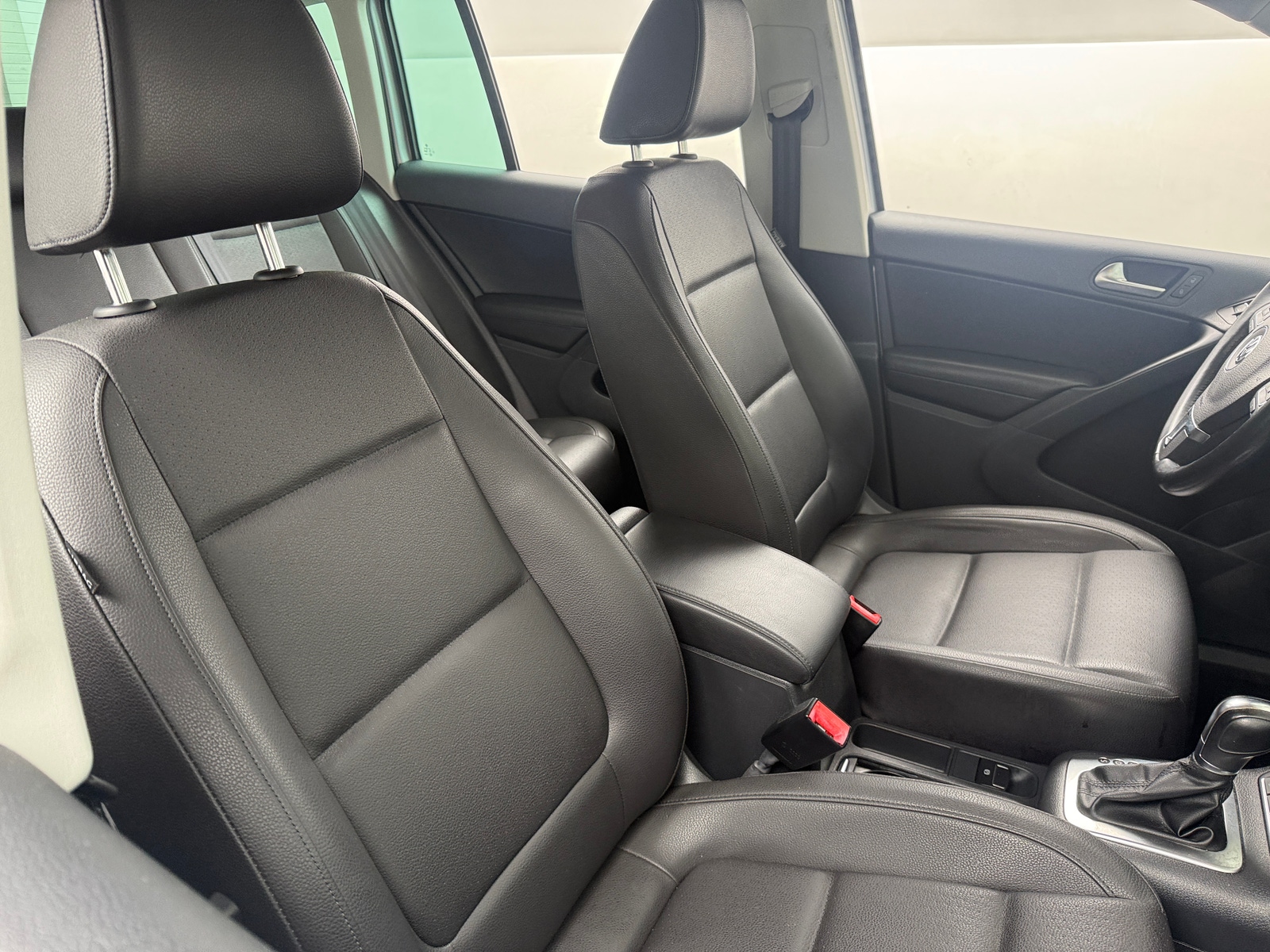 Thumbnail: 2013 Volkswagen Tiguan - 2