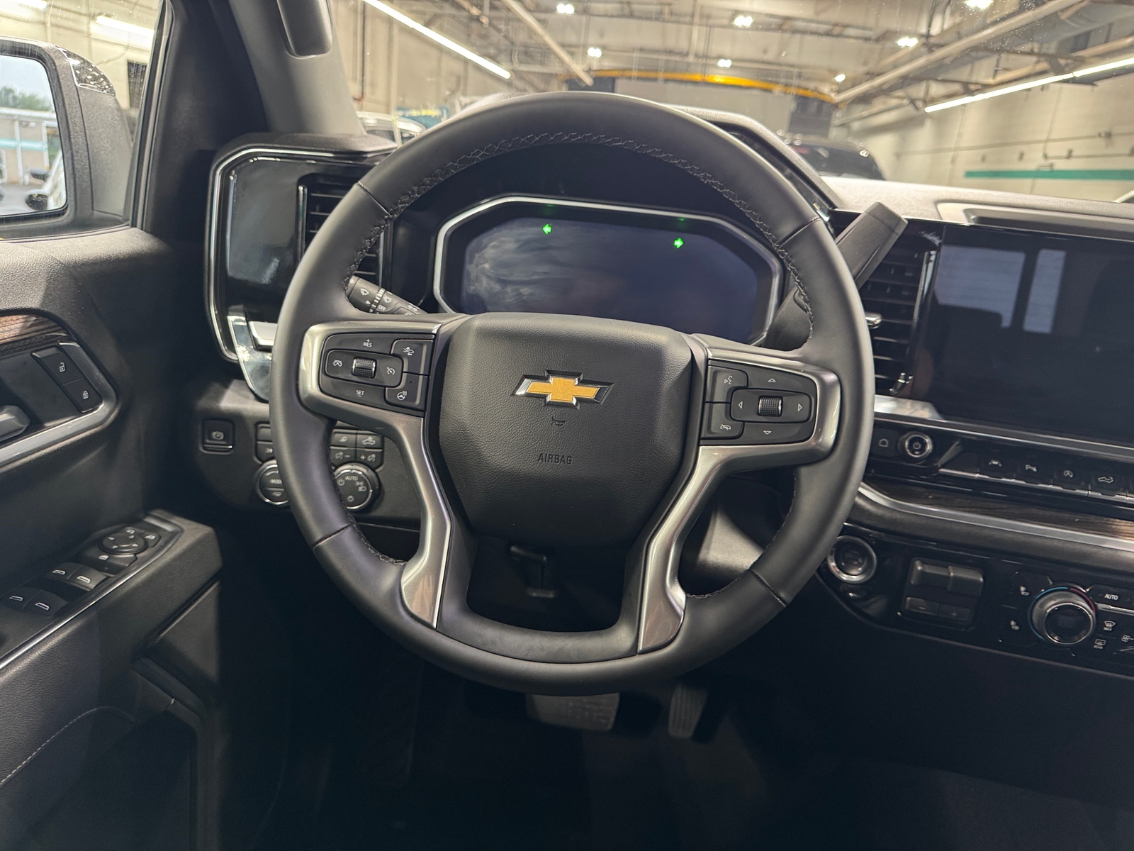 Thumbnail: 2026 Chevrolet Silverado 1500 - 5