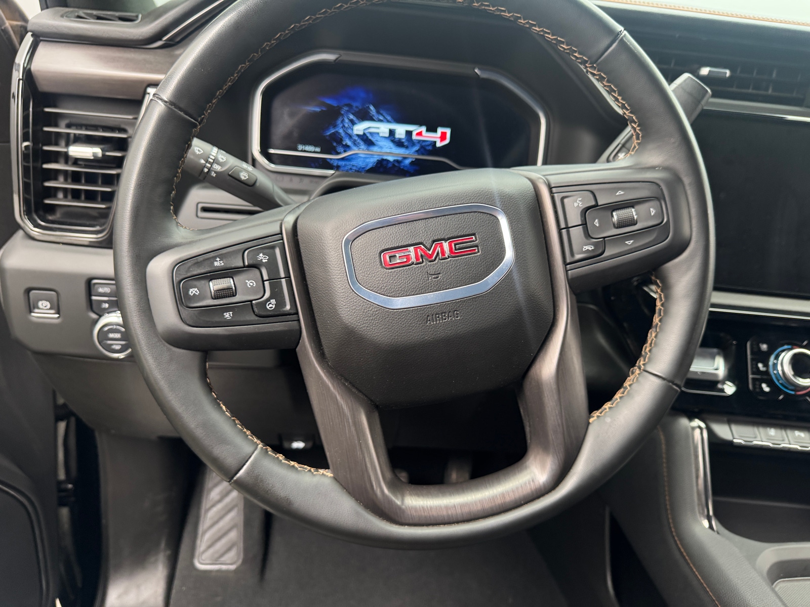 Thumbnail: 2025 GMC Sierra 2500 - 4