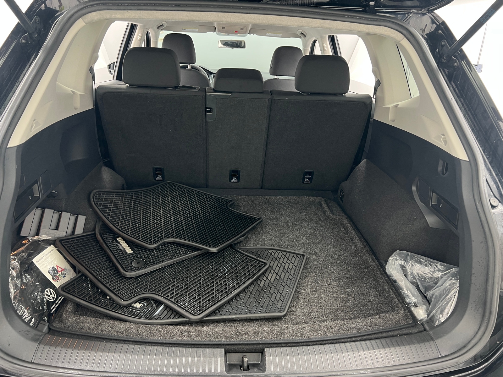 Thumbnail: 2021 Volkswagen Tiguan - 7