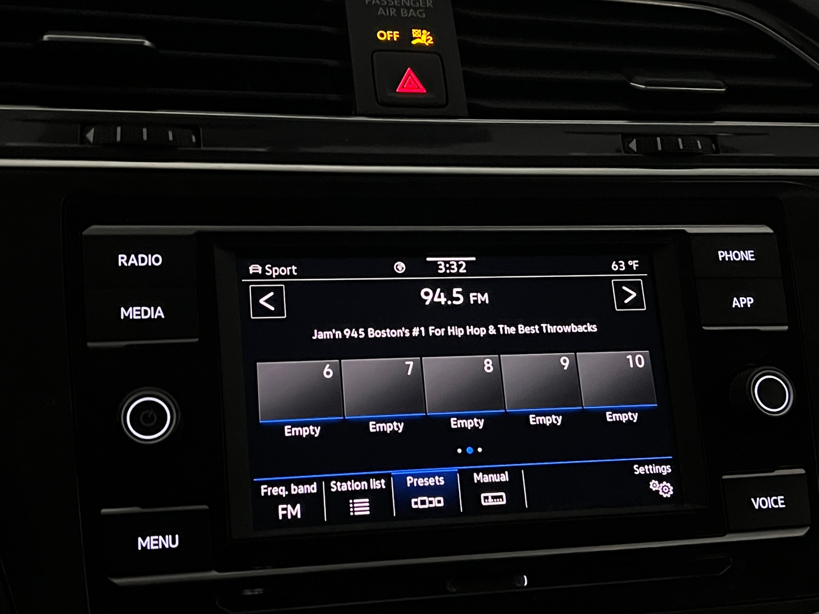 Thumbnail: 2021 Volkswagen Tiguan - 4