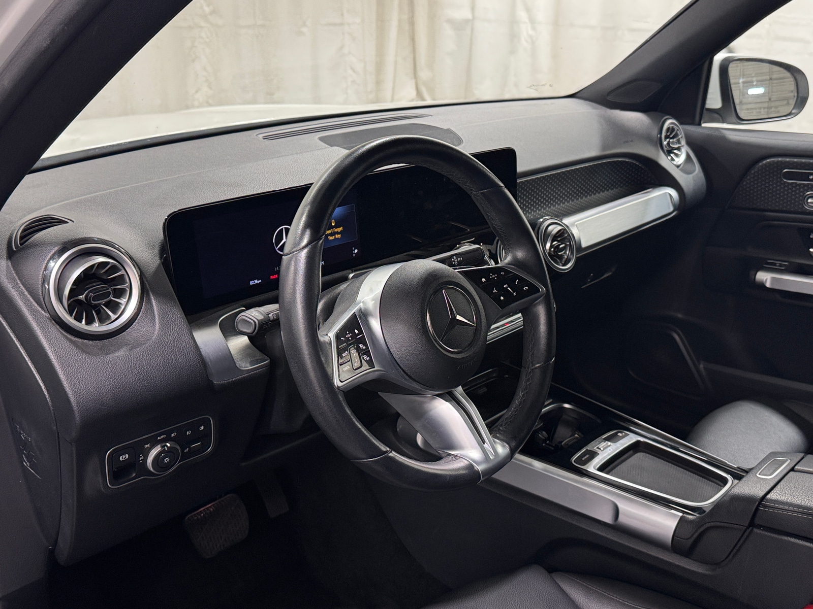 Thumbnail: 2025 Mercedes-Benz GLB - 2