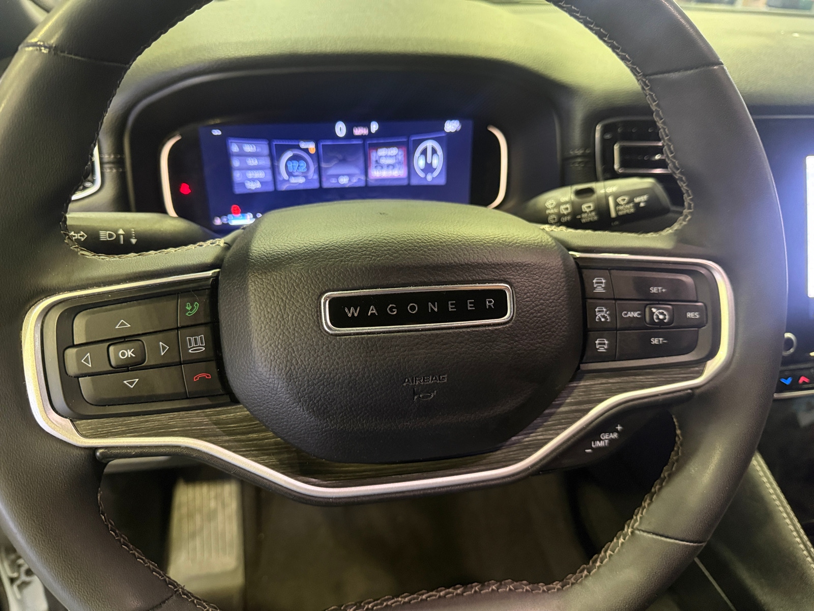 Thumbnail: 2024 Jeep Wagoneer - 4