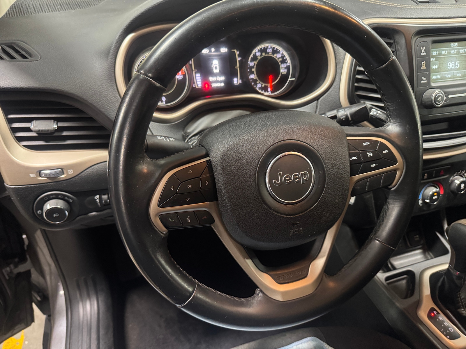 Thumbnail: 2018 Jeep Cherokee - 5