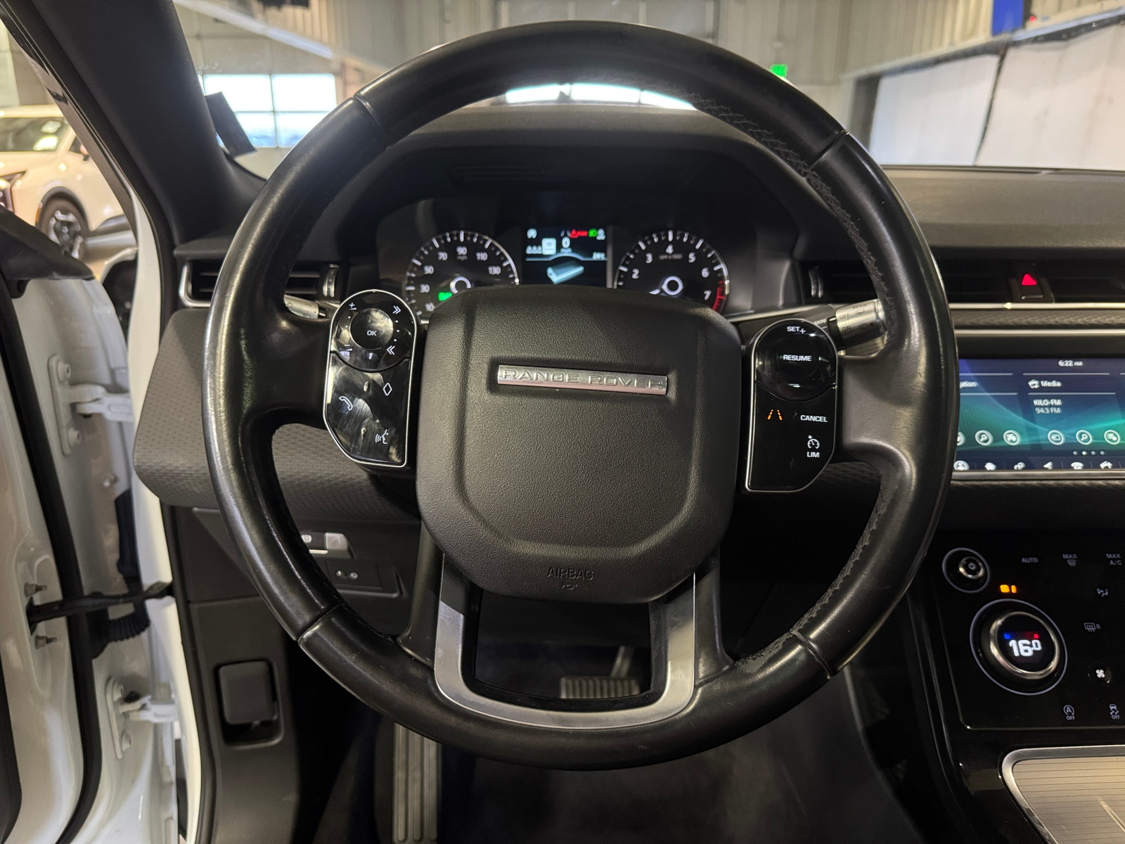 Thumbnail: 2020 Land Rover Range Rover Evoque - 4