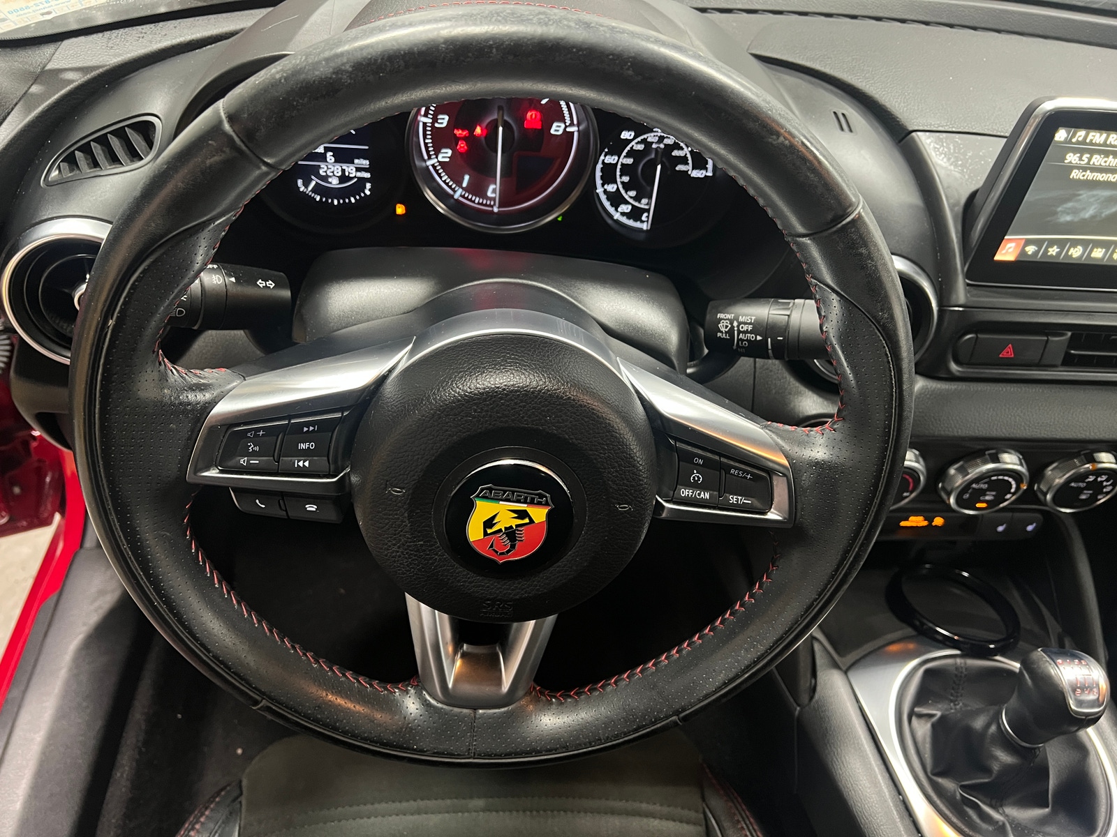 Thumbnail: 2017 Fiat 124 Spider - 4