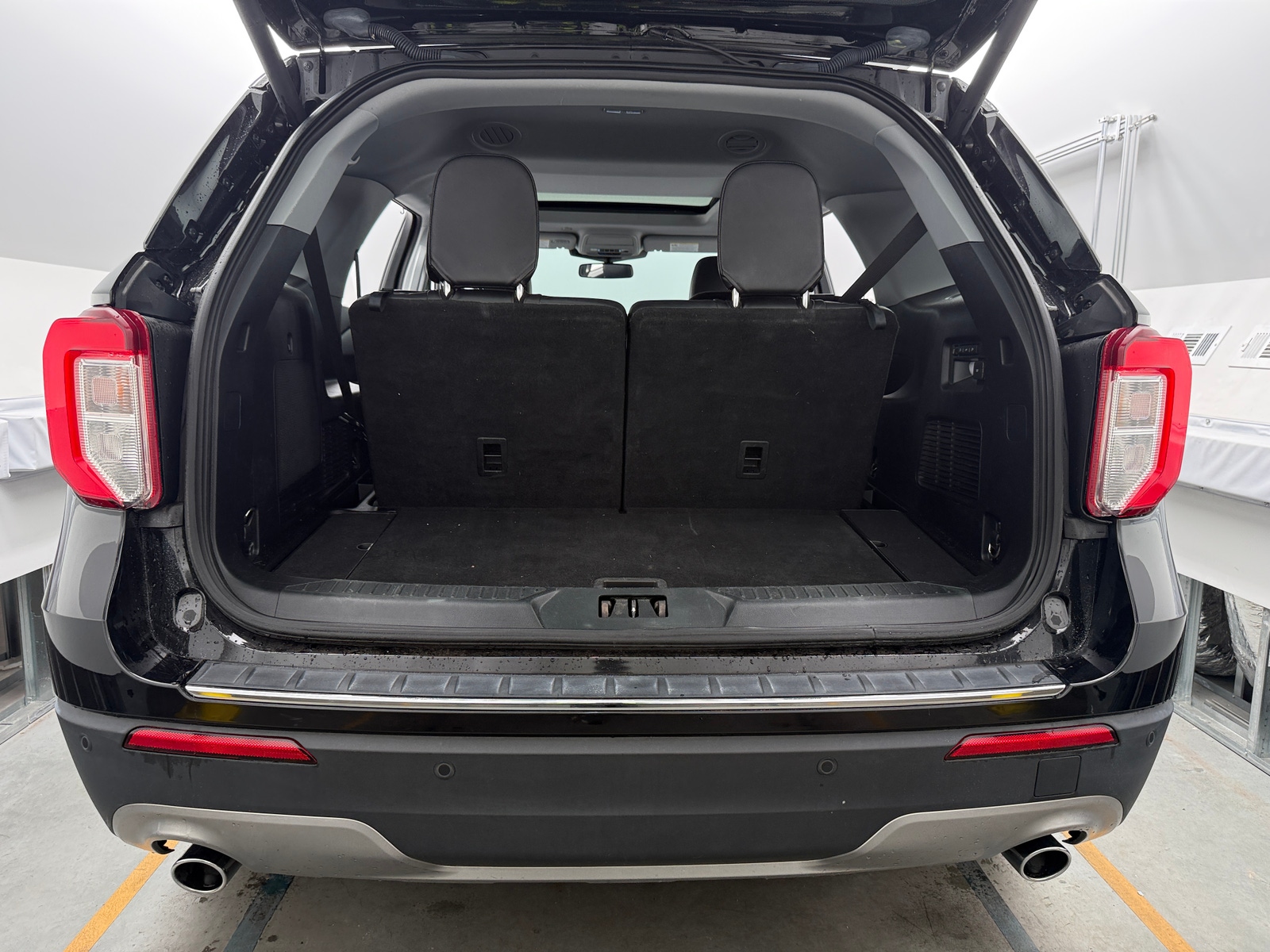 Thumbnail: 2021 Ford Explorer - 6