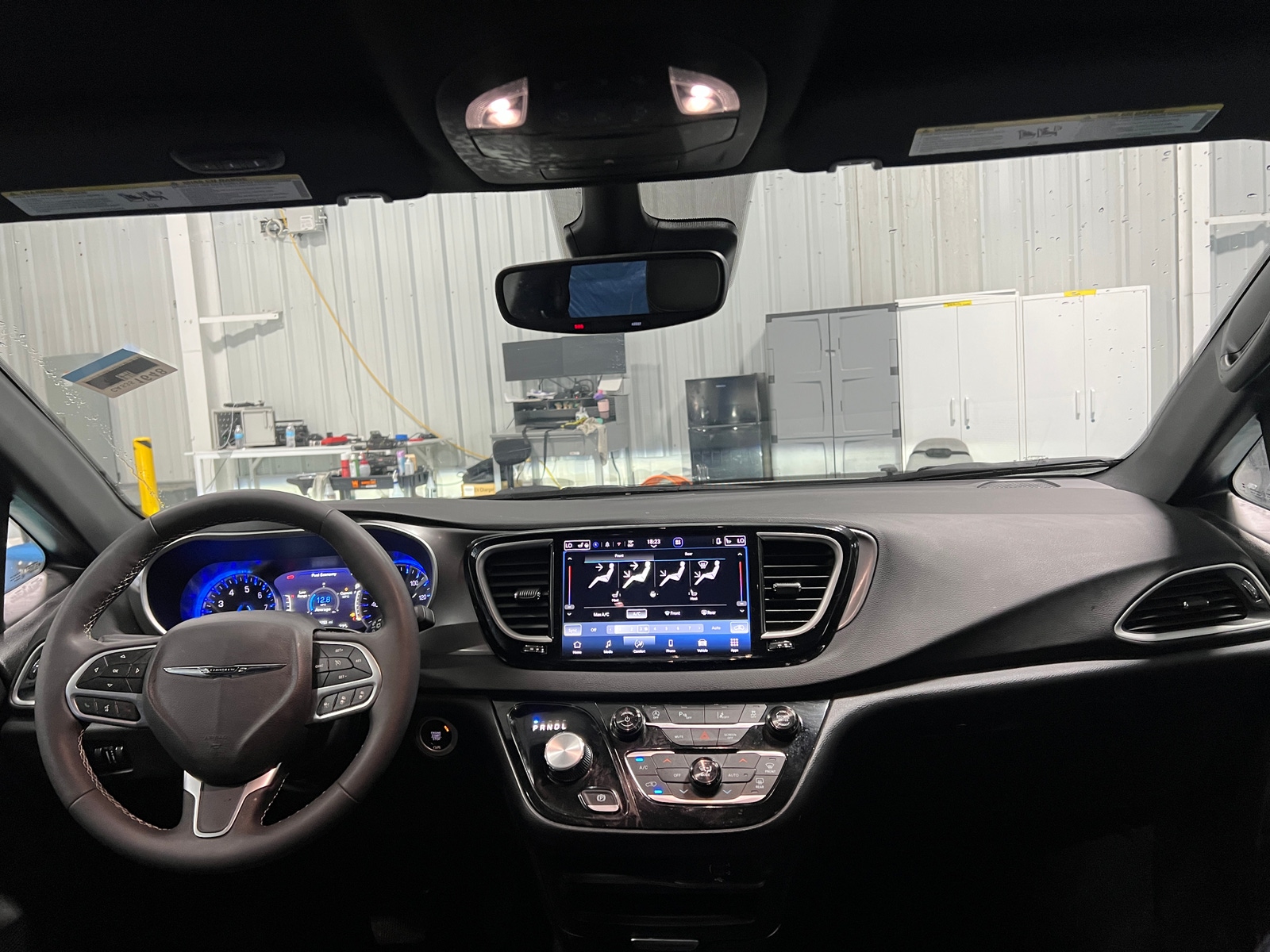 Thumbnail: 2026 Chrysler Pacifica - 3