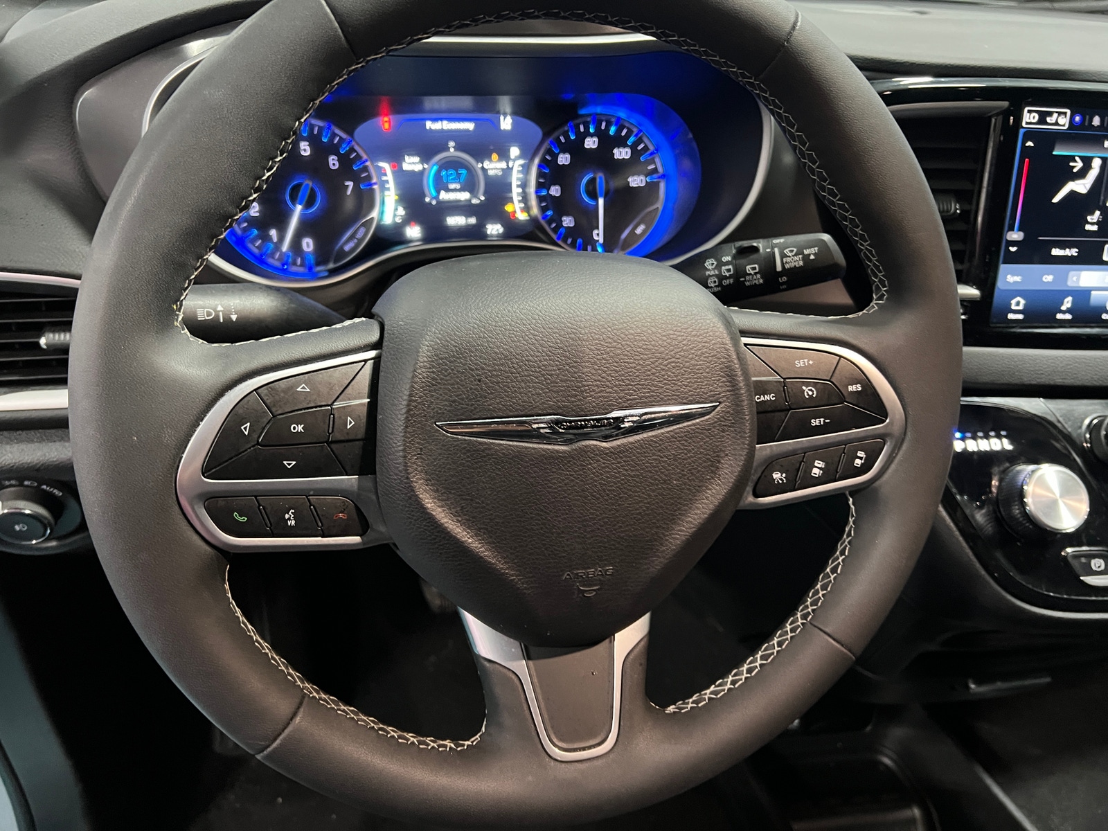 Thumbnail: 2026 Chrysler Pacifica - 5